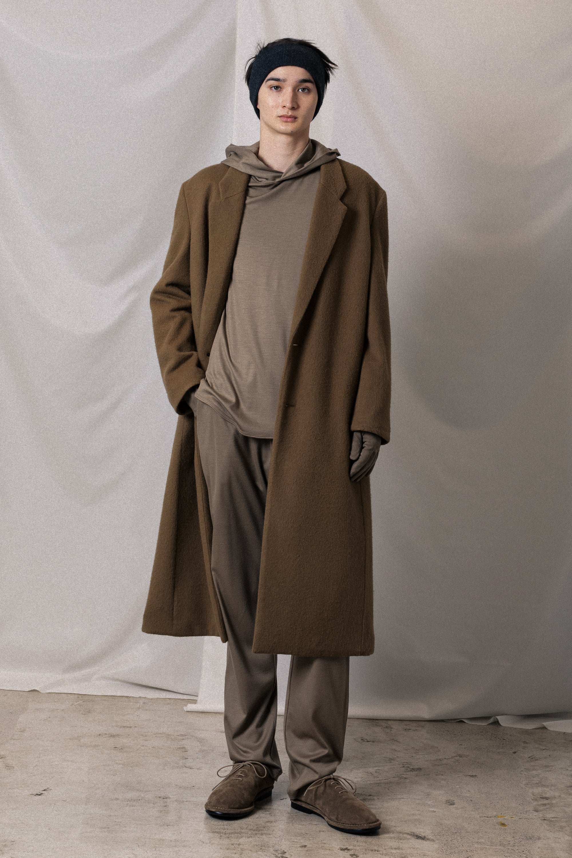 AJ52-047 ウールスムース フードプルオーバー