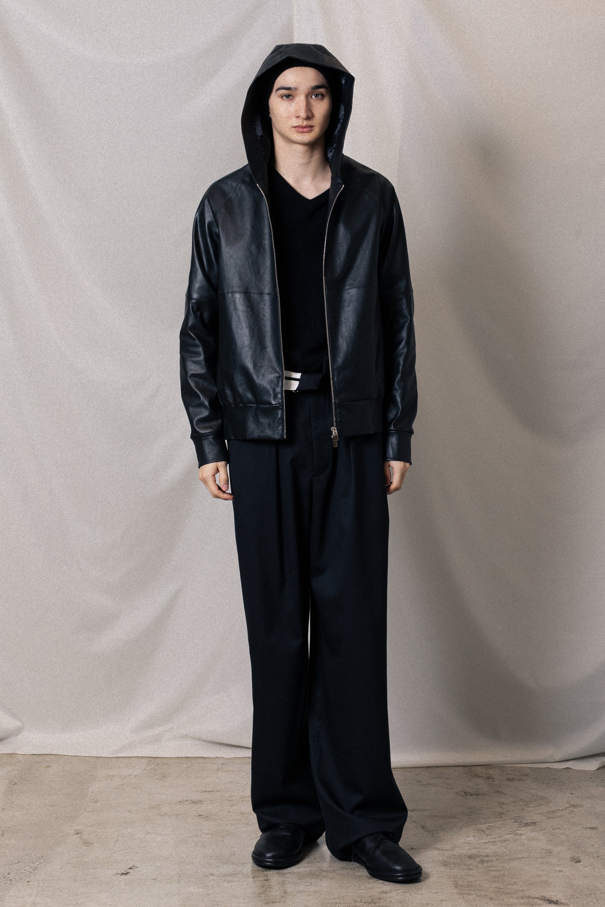 AP52-031 ポリエステル/ウール/シルクギャバジン フラップパンツ