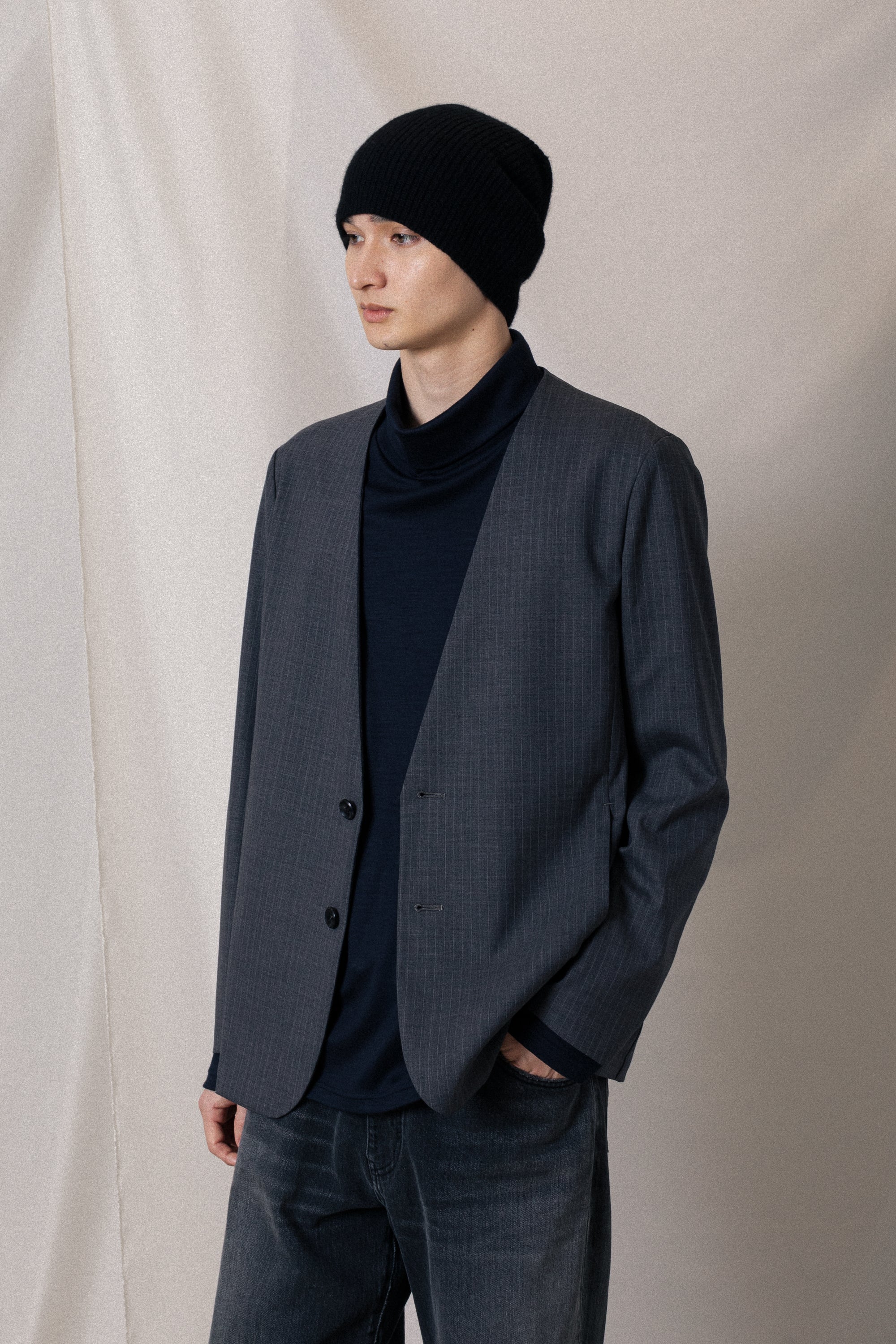 AG52-074 ポリエステル/ウール/シルクギャバジン ノーカラージャケット