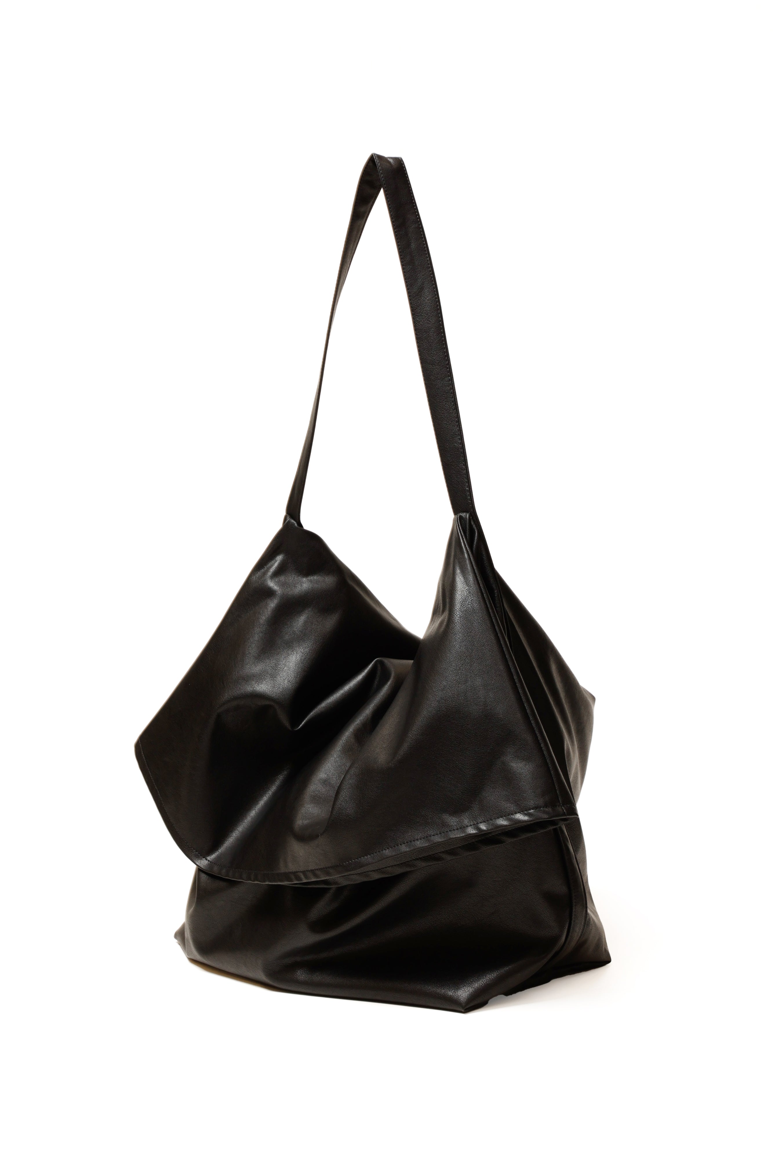 AA52-097 シンセティックレザー ショルダーバッグ