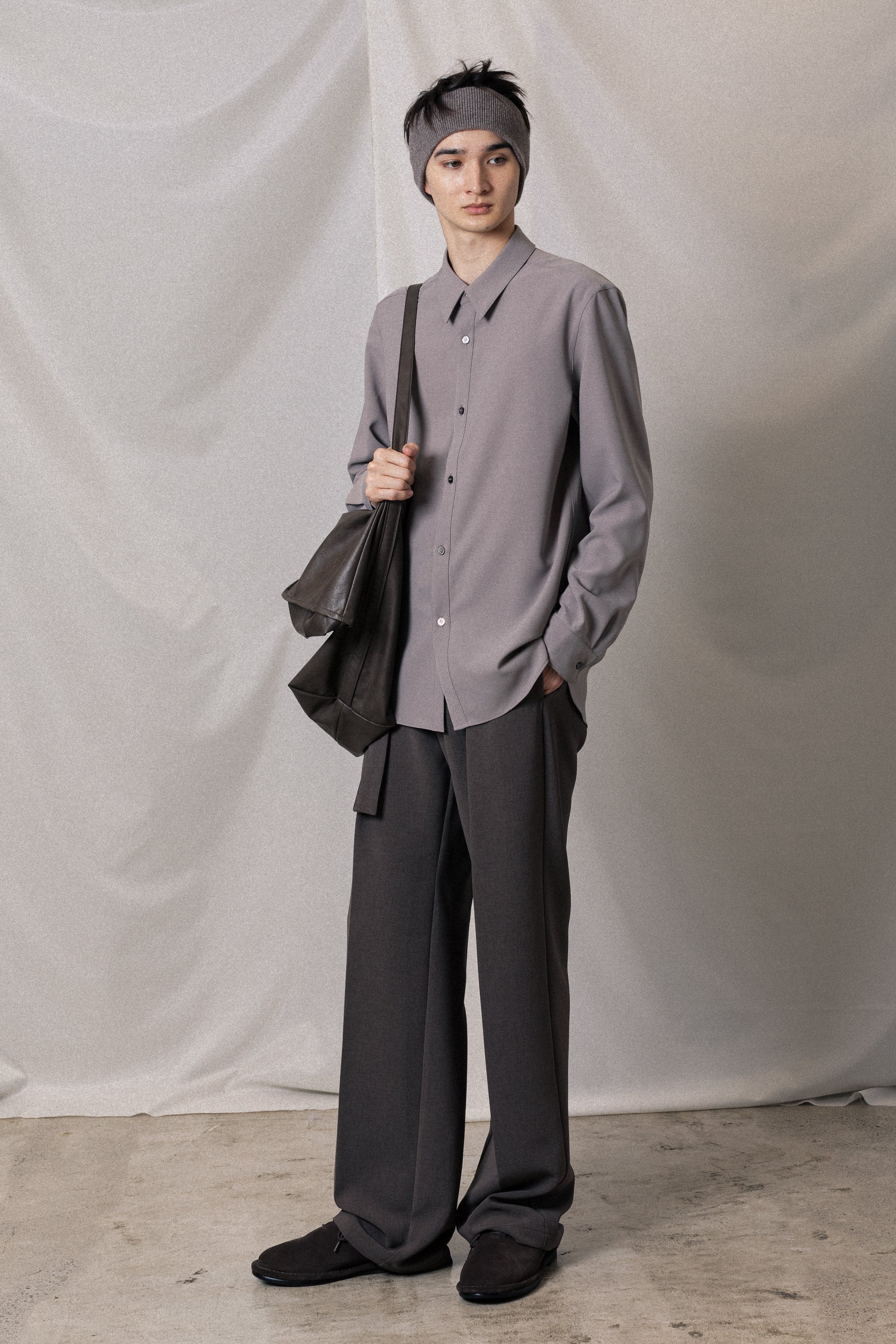 AS52-081 ポリエステルコンパクトツイル レギュラーカラードレスシャツ