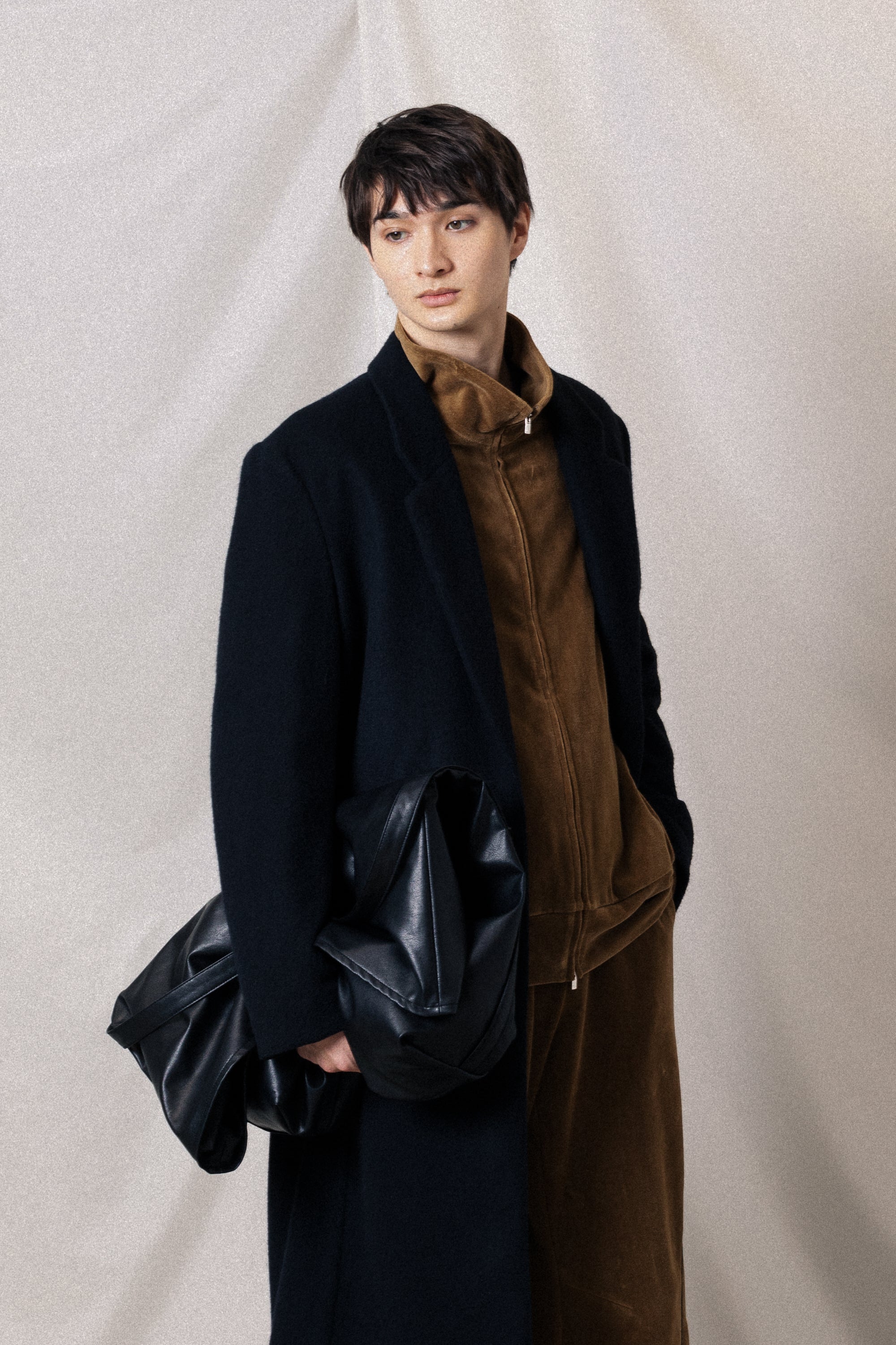 AA52-097 シンセティックレザー ショルダーバッグ