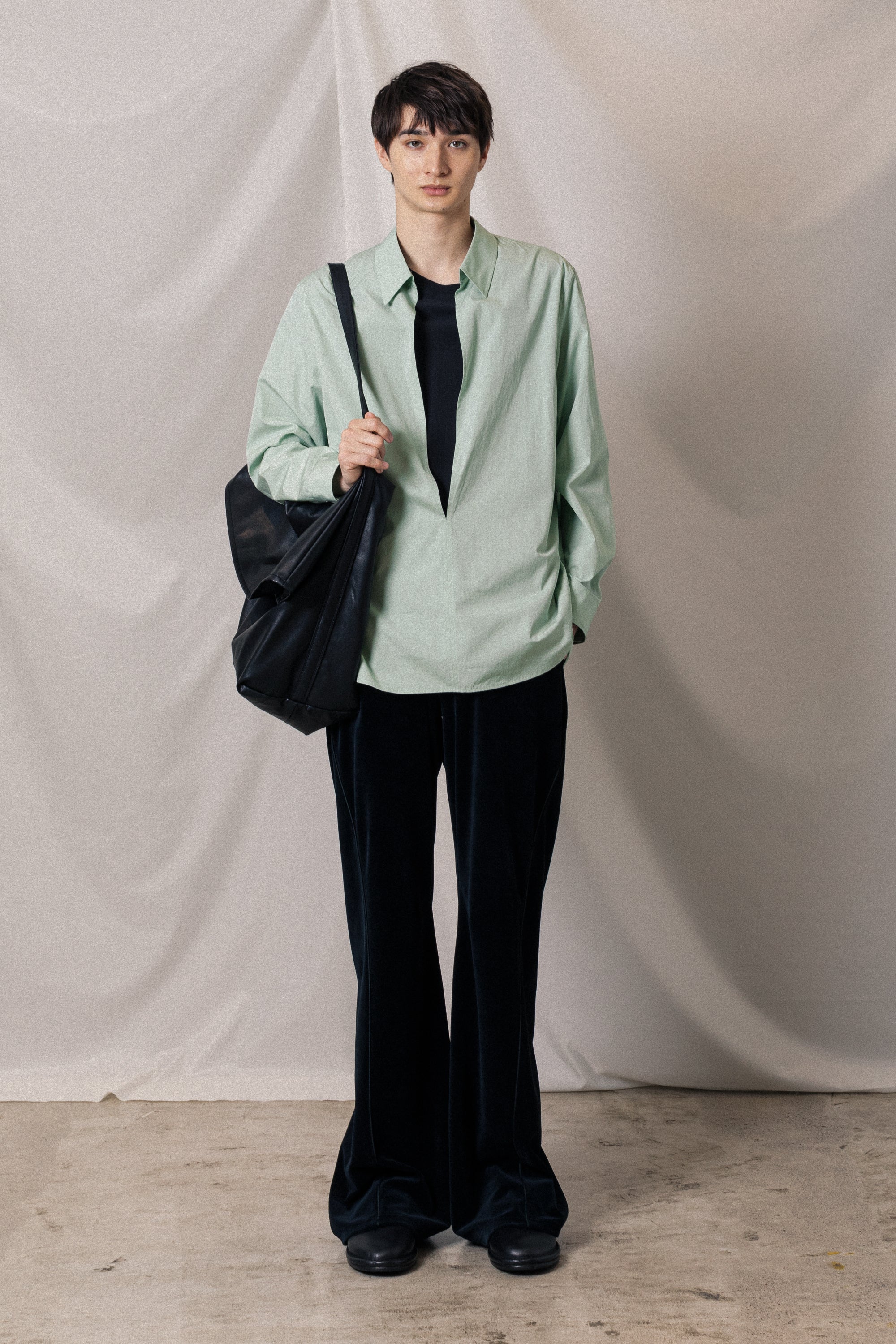 AA52-097 シンセティックレザー ショルダーバッグ