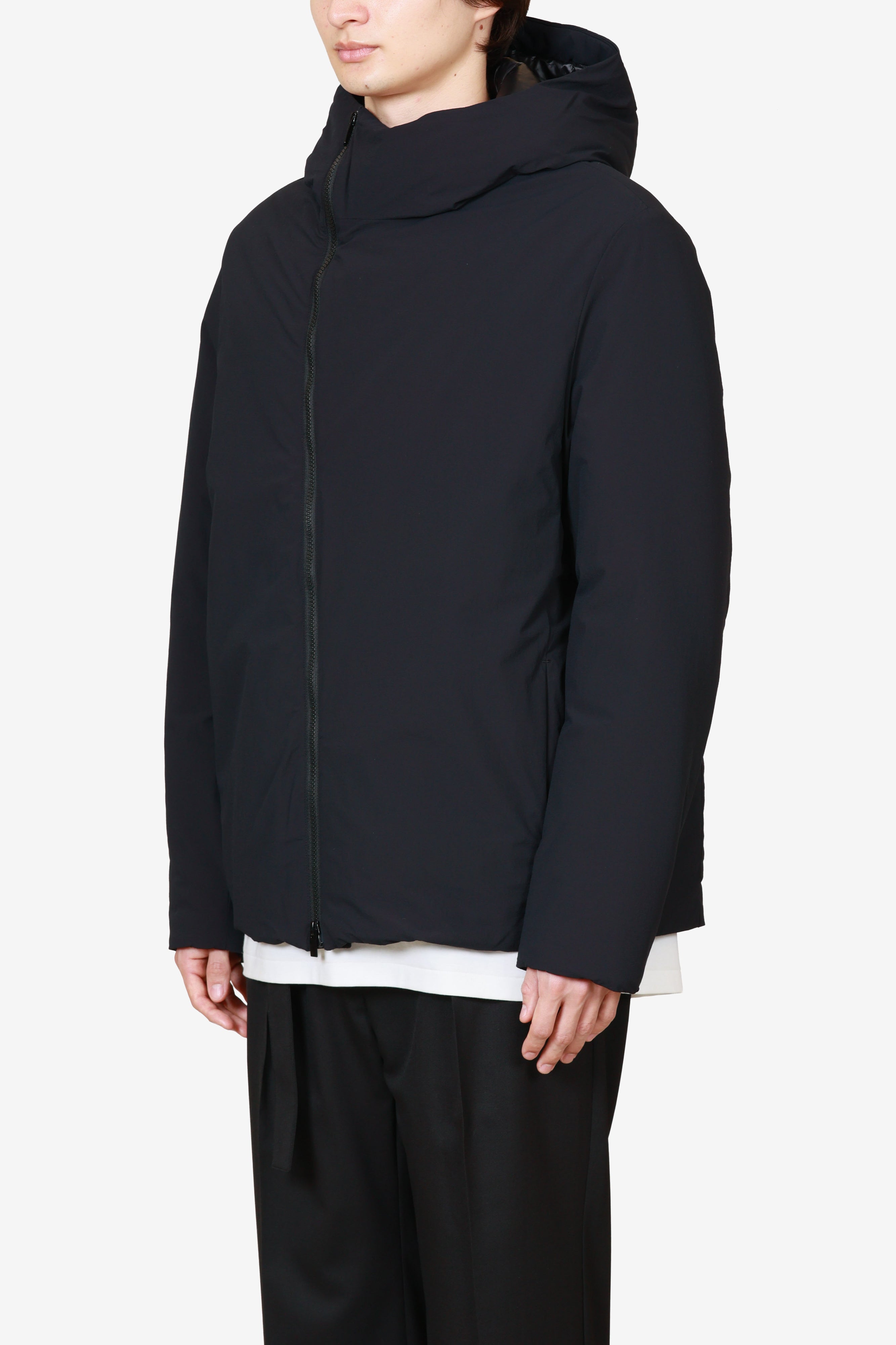 限定商品 AB52-117 ナイロン2WAYストレッチクロス ラウンドジップフーデットコート