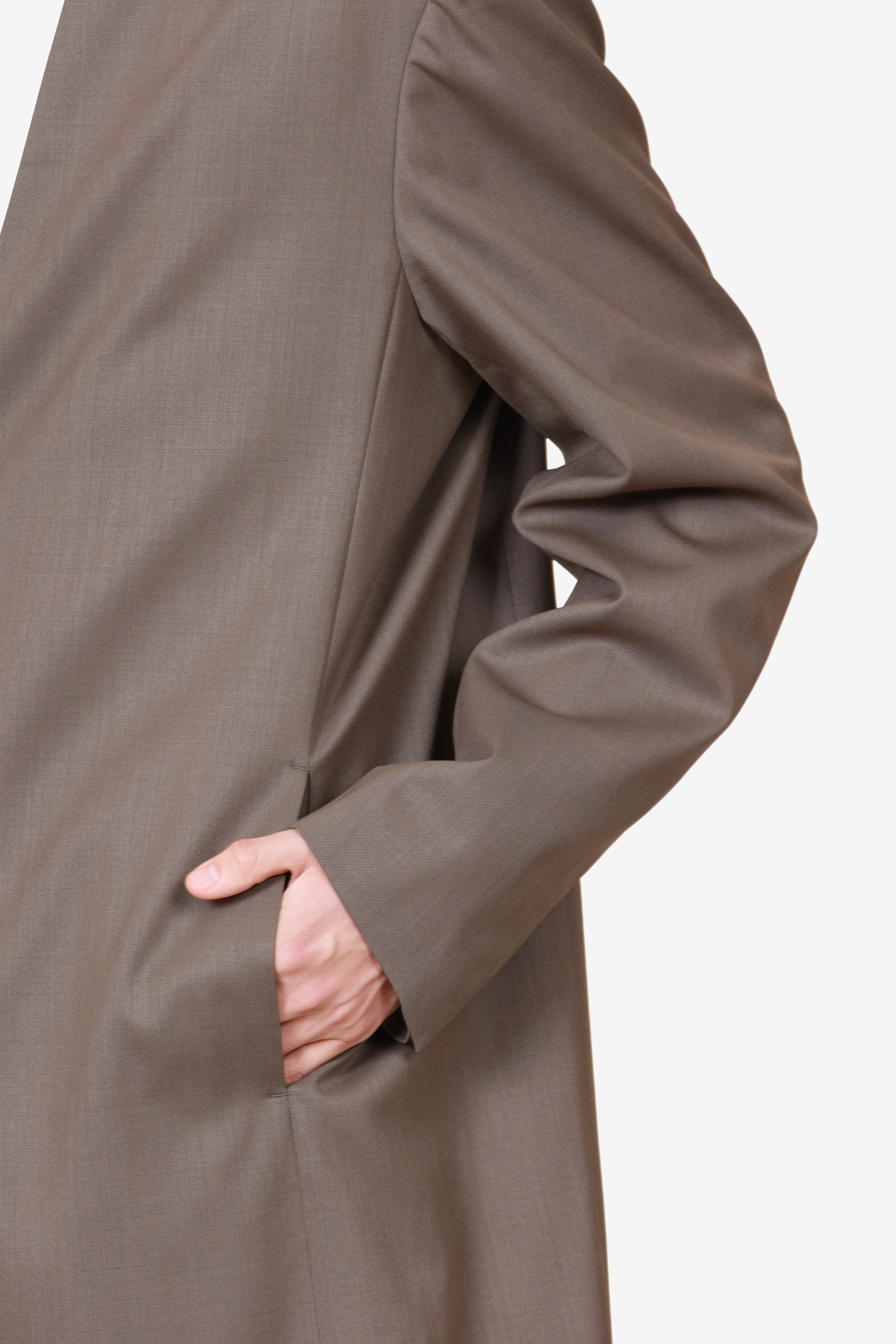 限定商品 AC52-120 ウール/ポリエステルストレッチギャバジン ノーカラーロングジャケット