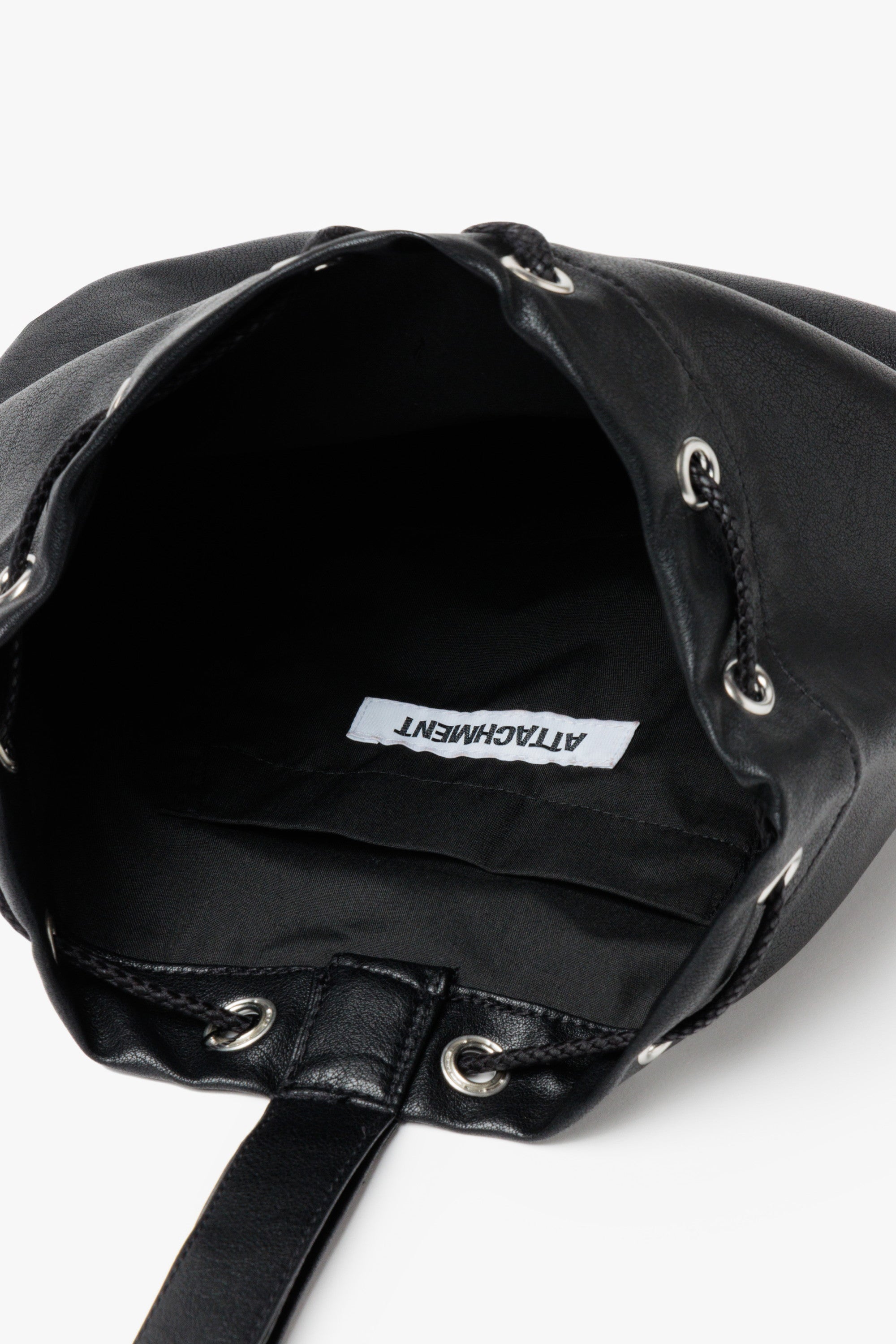 シンセティックレザー スモールバケットバッグ