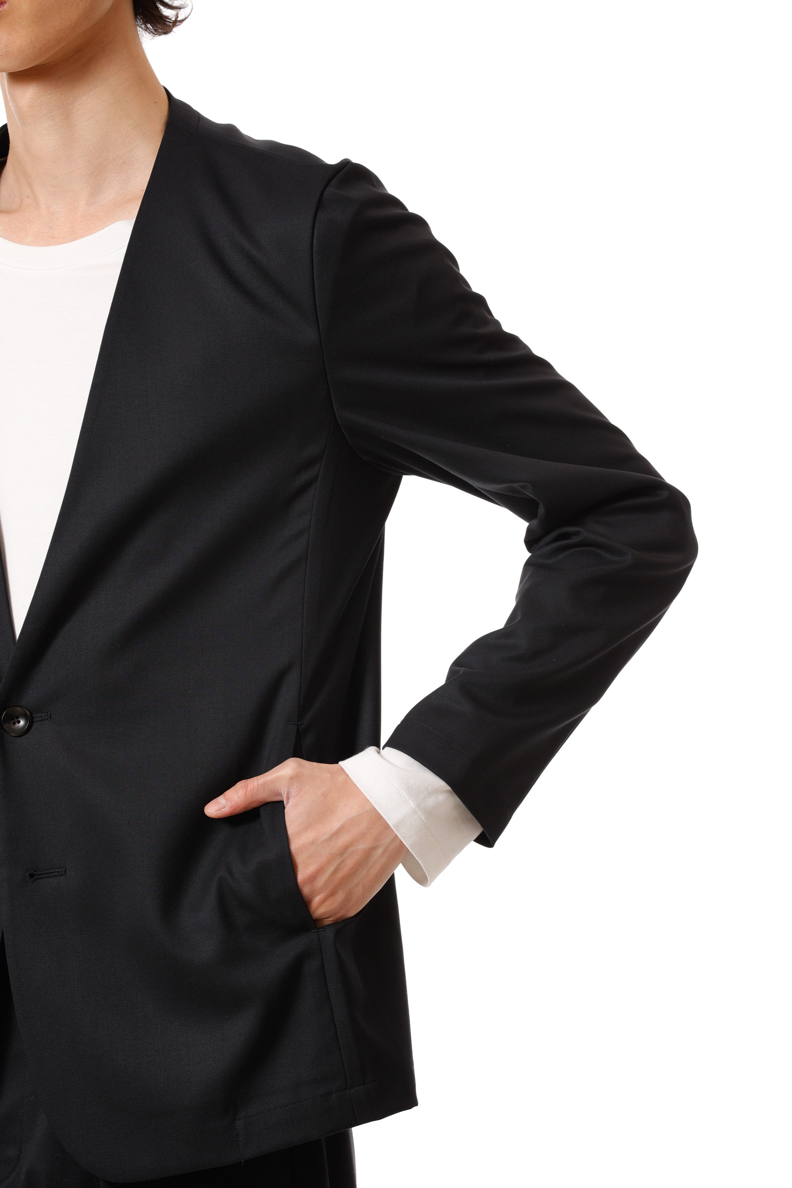 AG52-074 ポリエステル/ウール/シルクギャバジン ノーカラージャケット