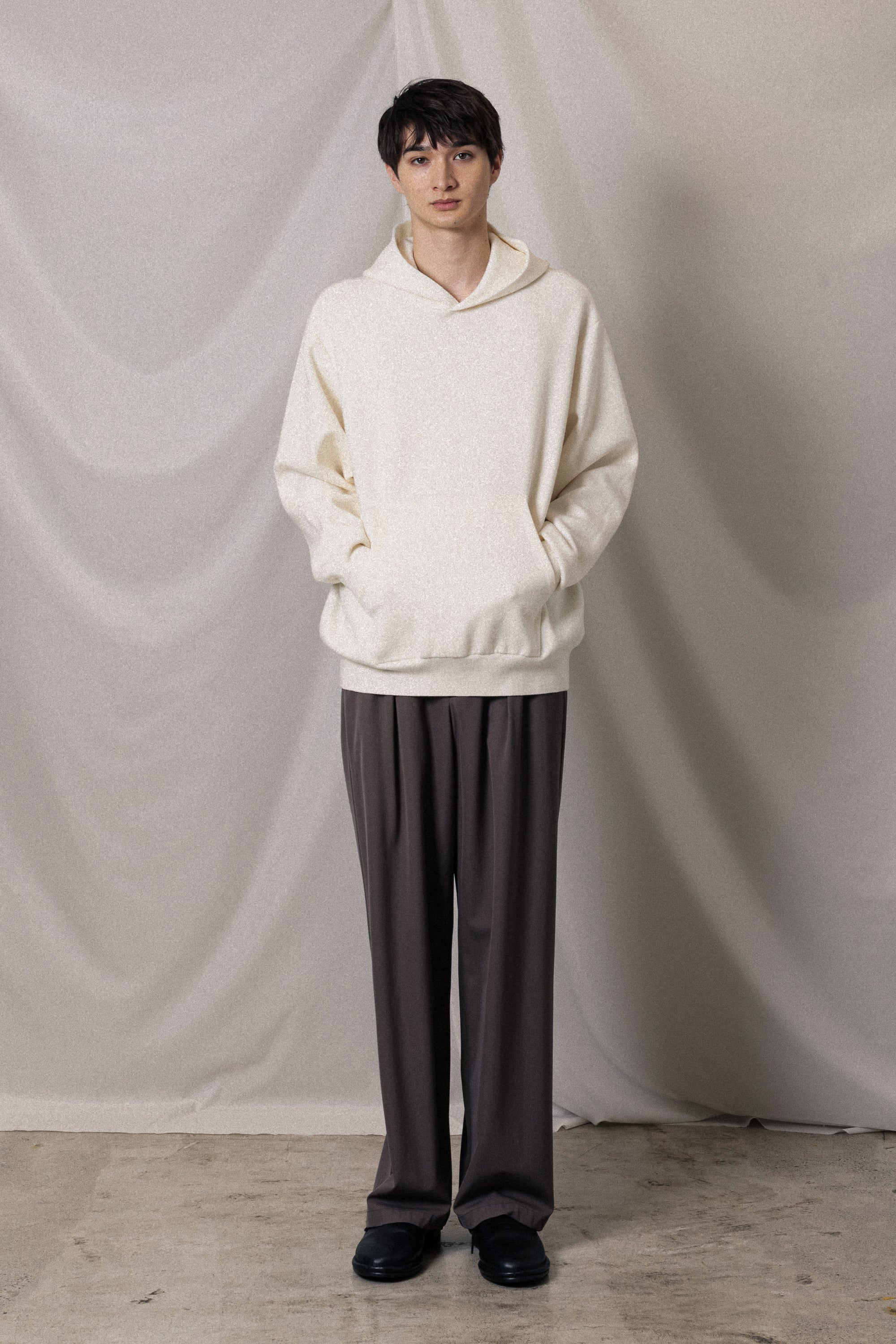 AK52-034 ウール×ポリエステルダブルフェイスニット フーディ