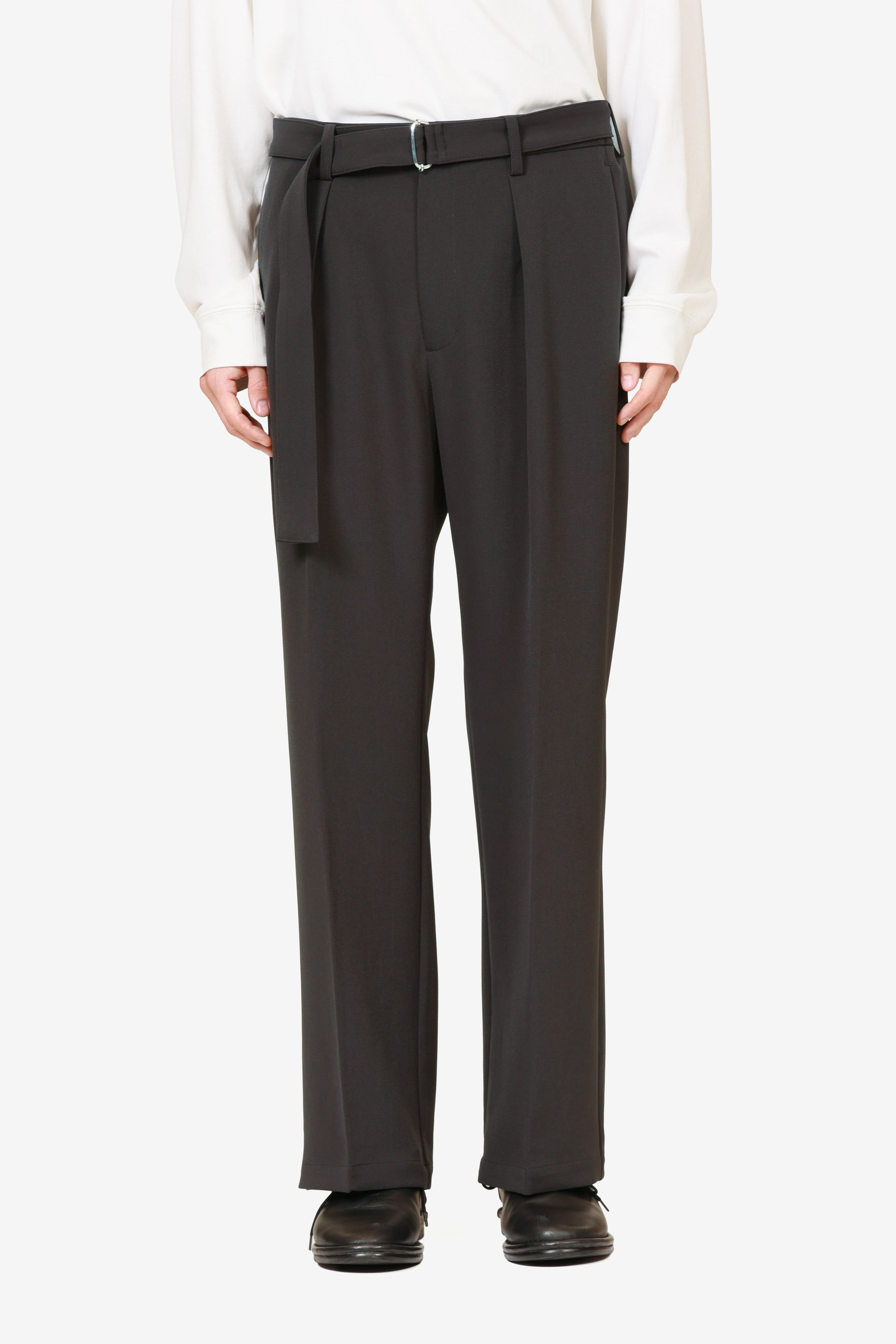 AP52-071 ポリエステルストレッチダブルクロス ベルト付きストレートパンツ