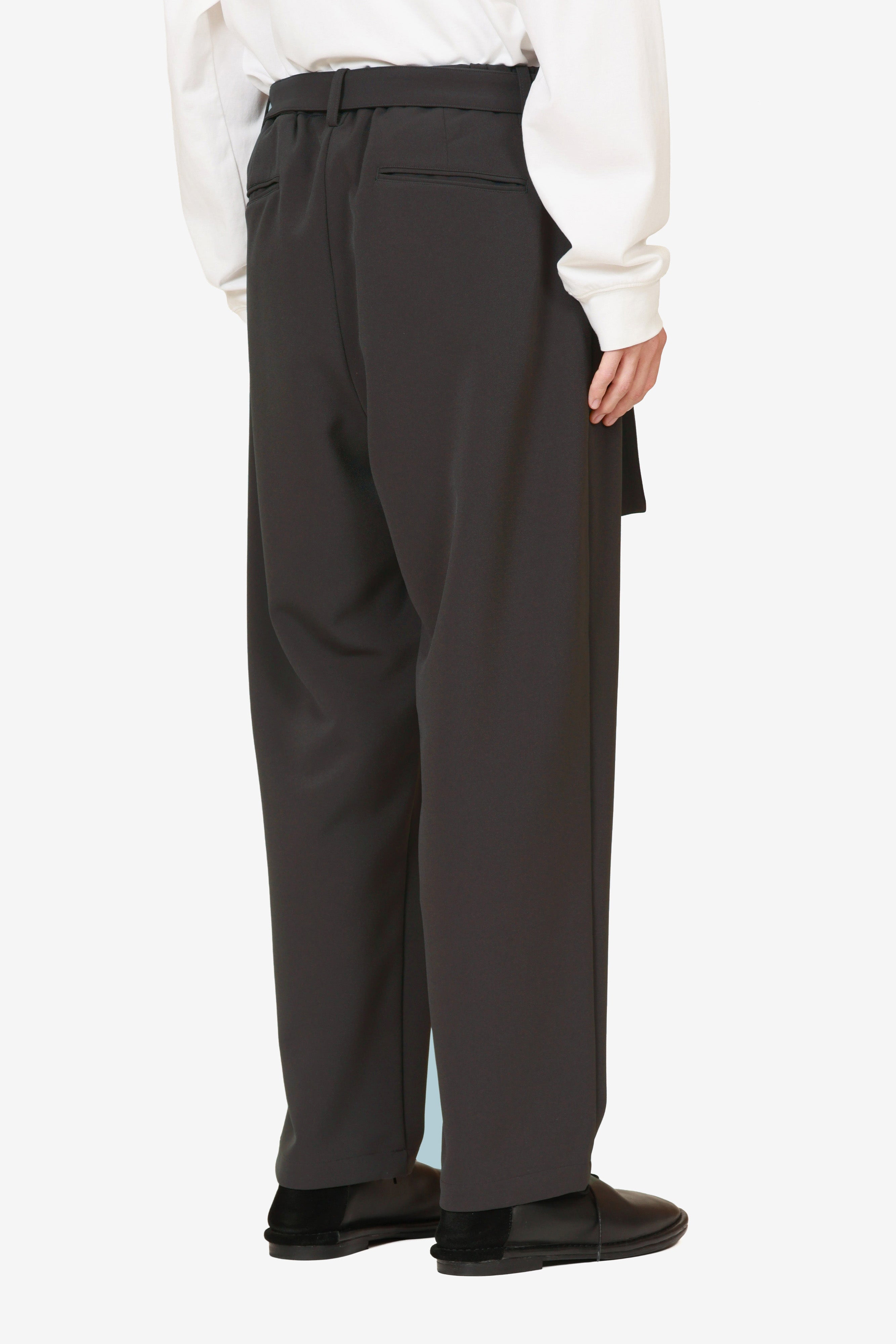 AP52-080 ポリエステルストレッチダブルクロス ベルト付きワイドテーパードパンツ