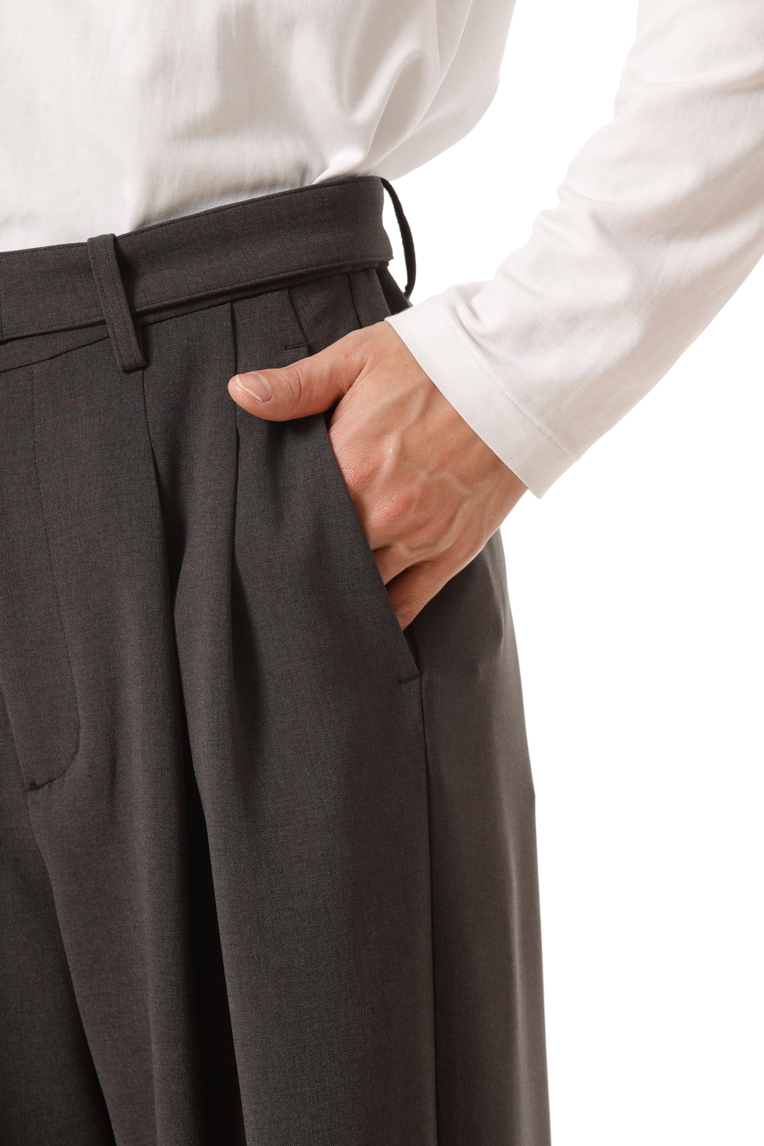 AP52-080 ポリエステルストレッチダブルクロス ベルト付きワイドテーパードパンツ