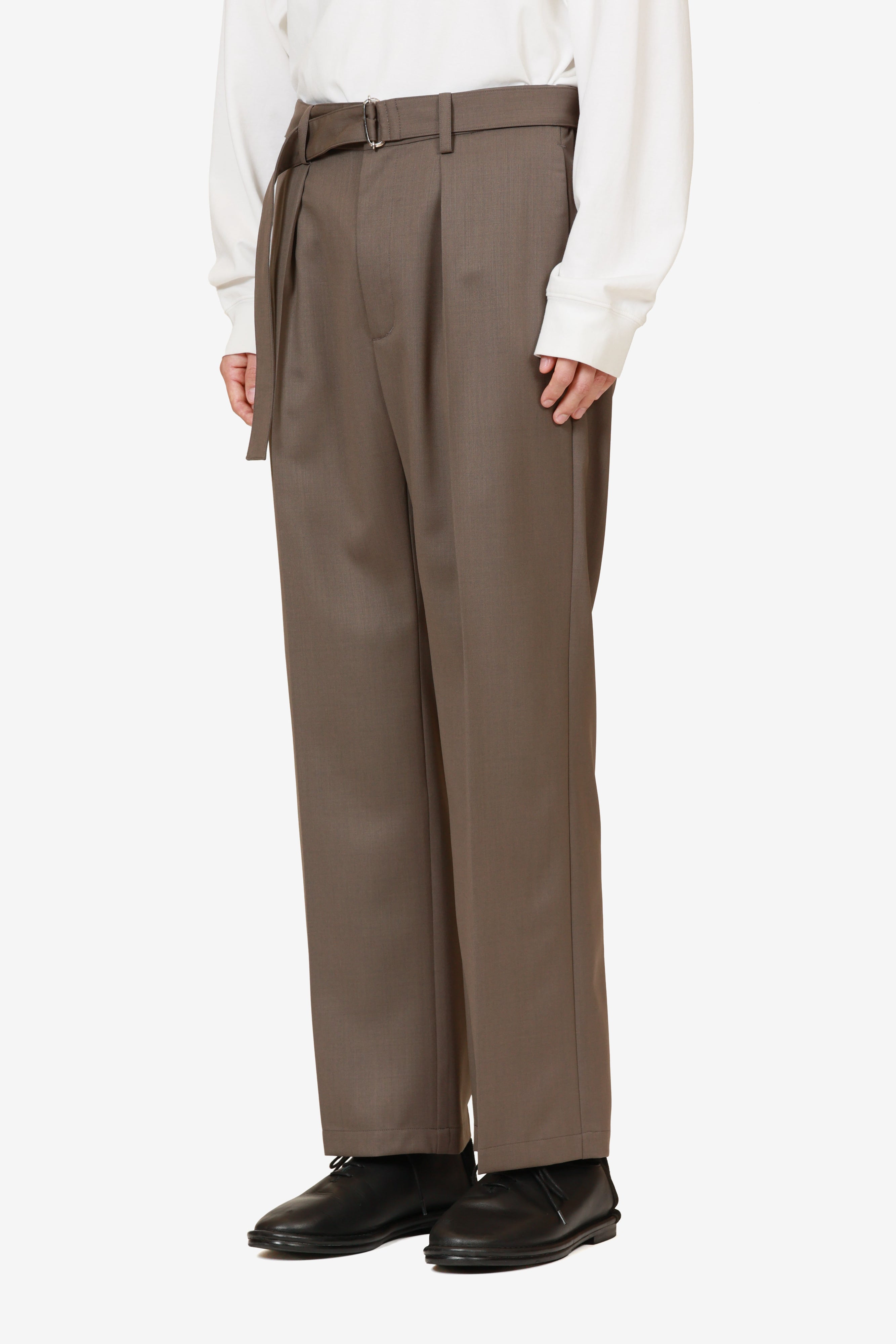 限定商品 AP52-121 ウール/ポリエステルストレッチギャバジン ベルト付きワイドパンツ