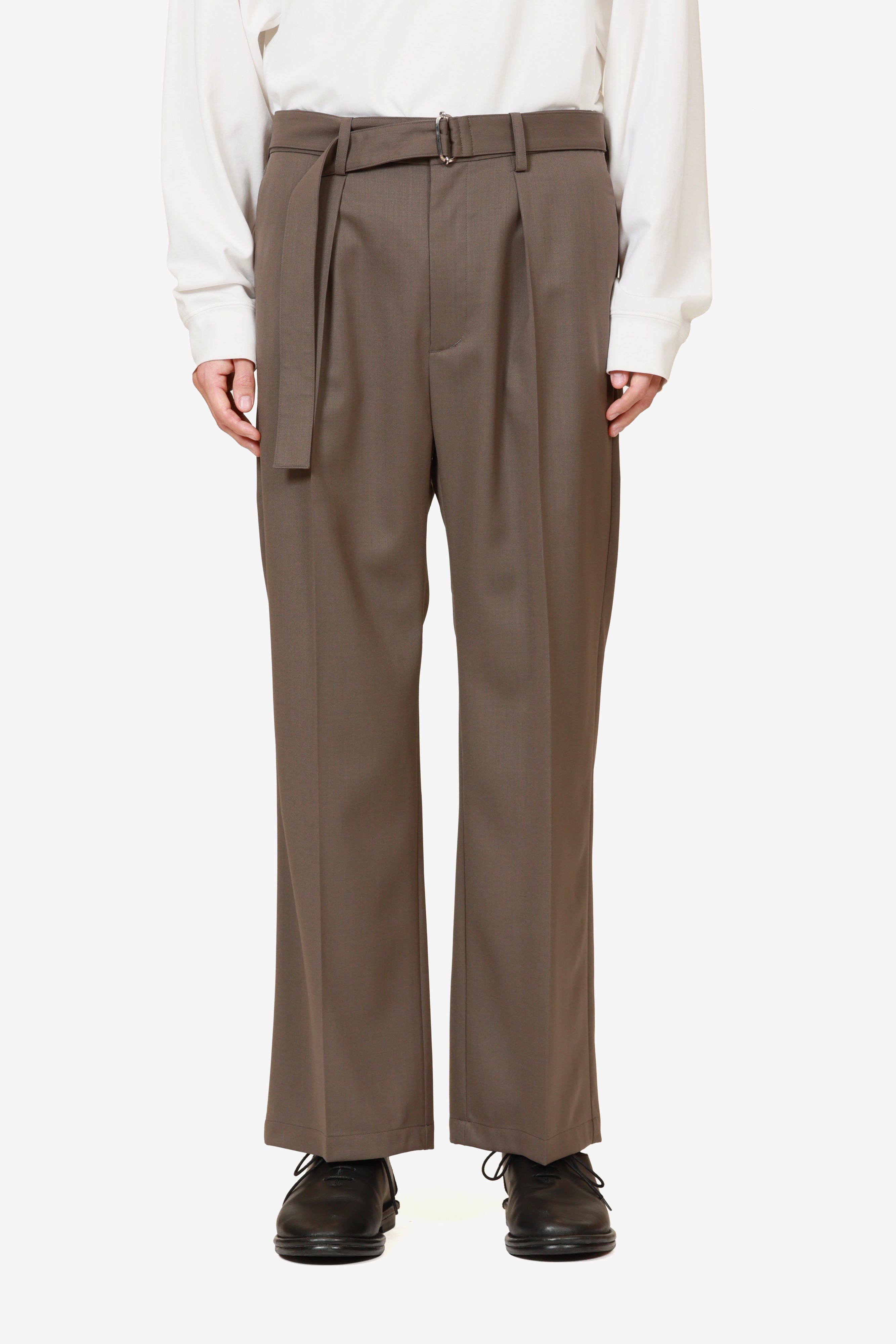 限定商品 AP52-121 ウール/ポリエステルストレッチギャバジン ベルト付きワイドパンツ