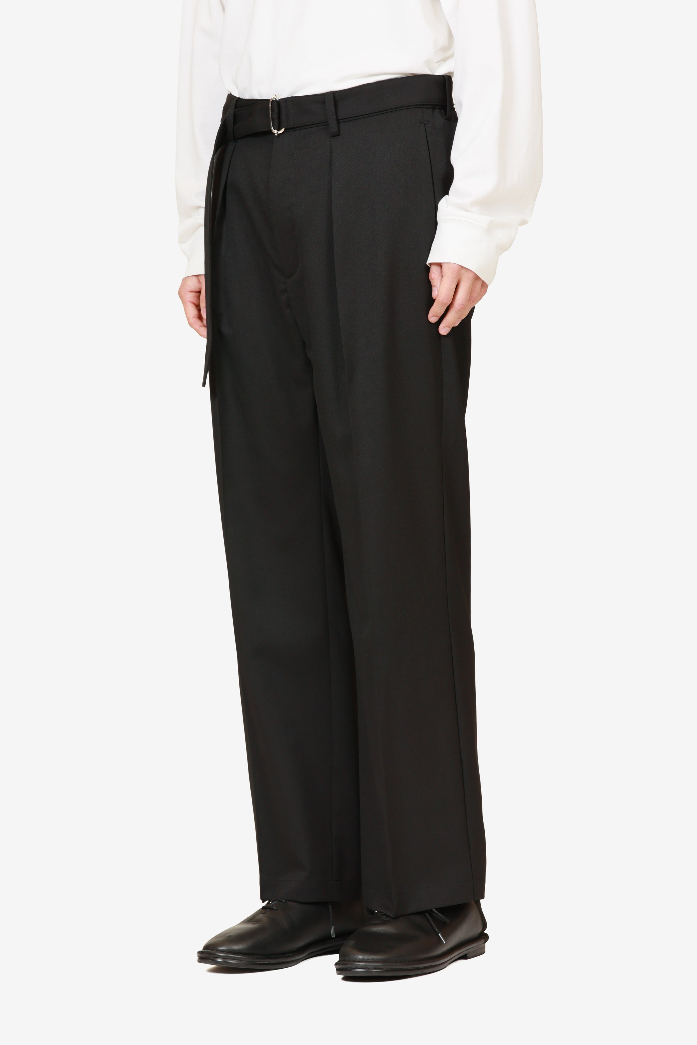 限定商品 AP52-121 ウール/ポリエステルストレッチギャバジン ベルト付きワイドパンツ