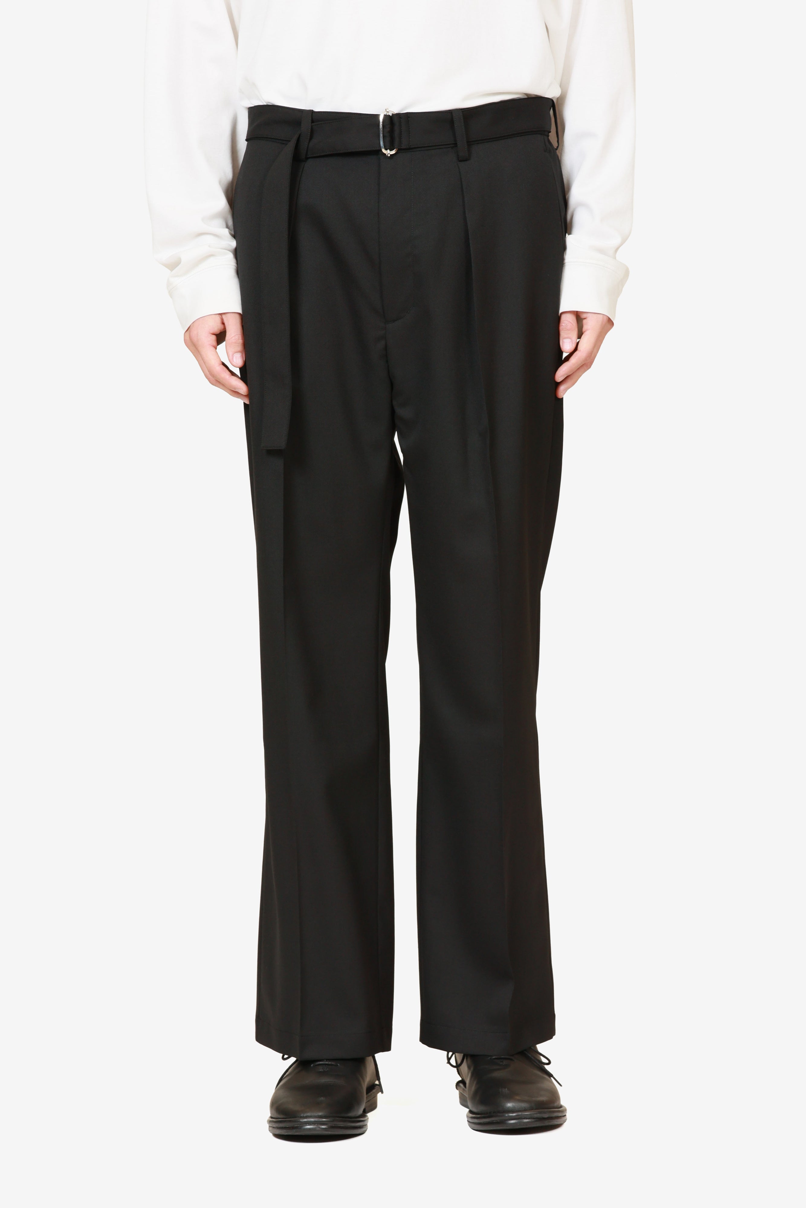 限定商品 AP52-121 ウール/ポリエステルストレッチギャバジン ベルト付きワイドパンツ