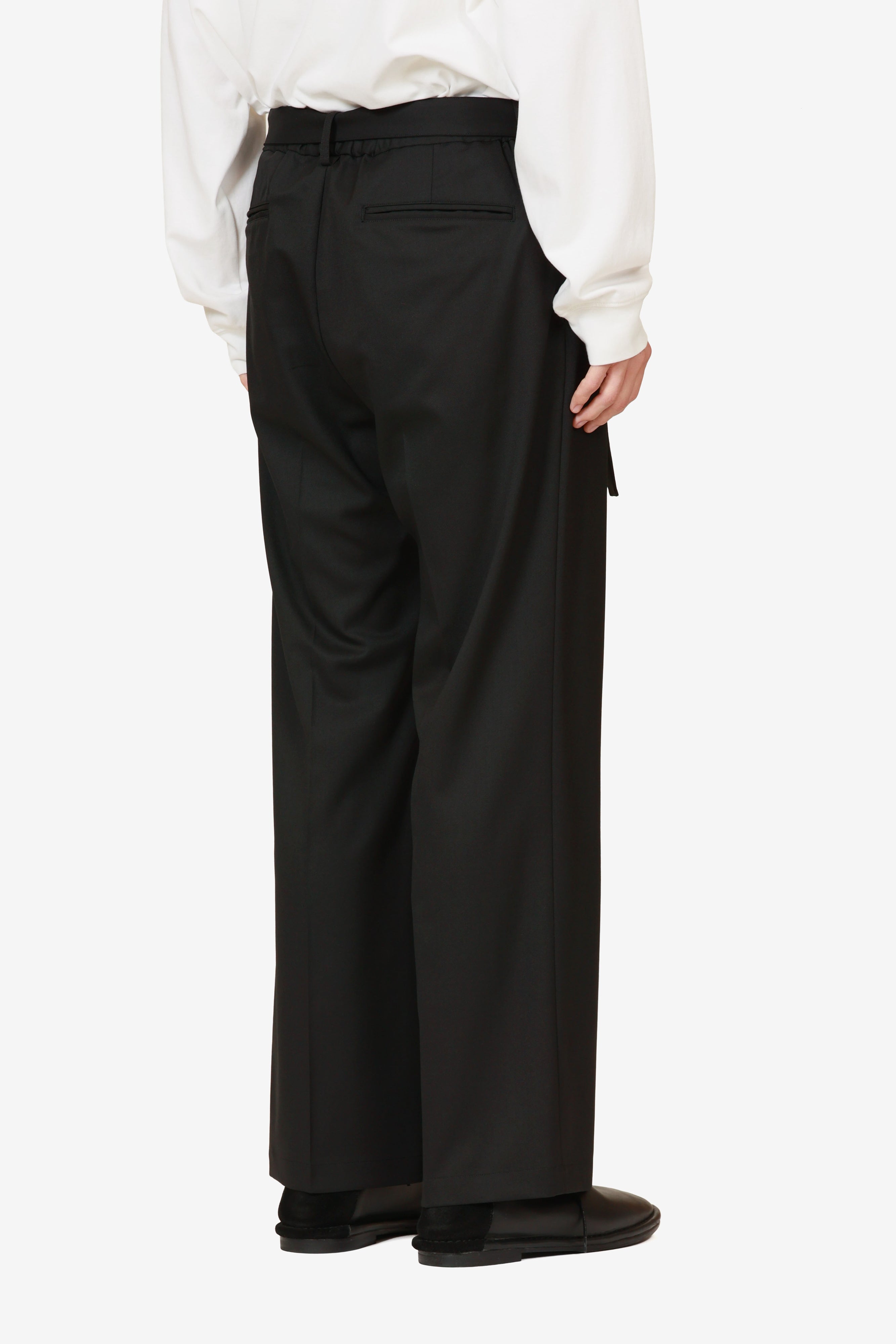 限定商品 AP52-121 ウール/ポリエステルストレッチギャバジン ベルト付きワイドパンツ