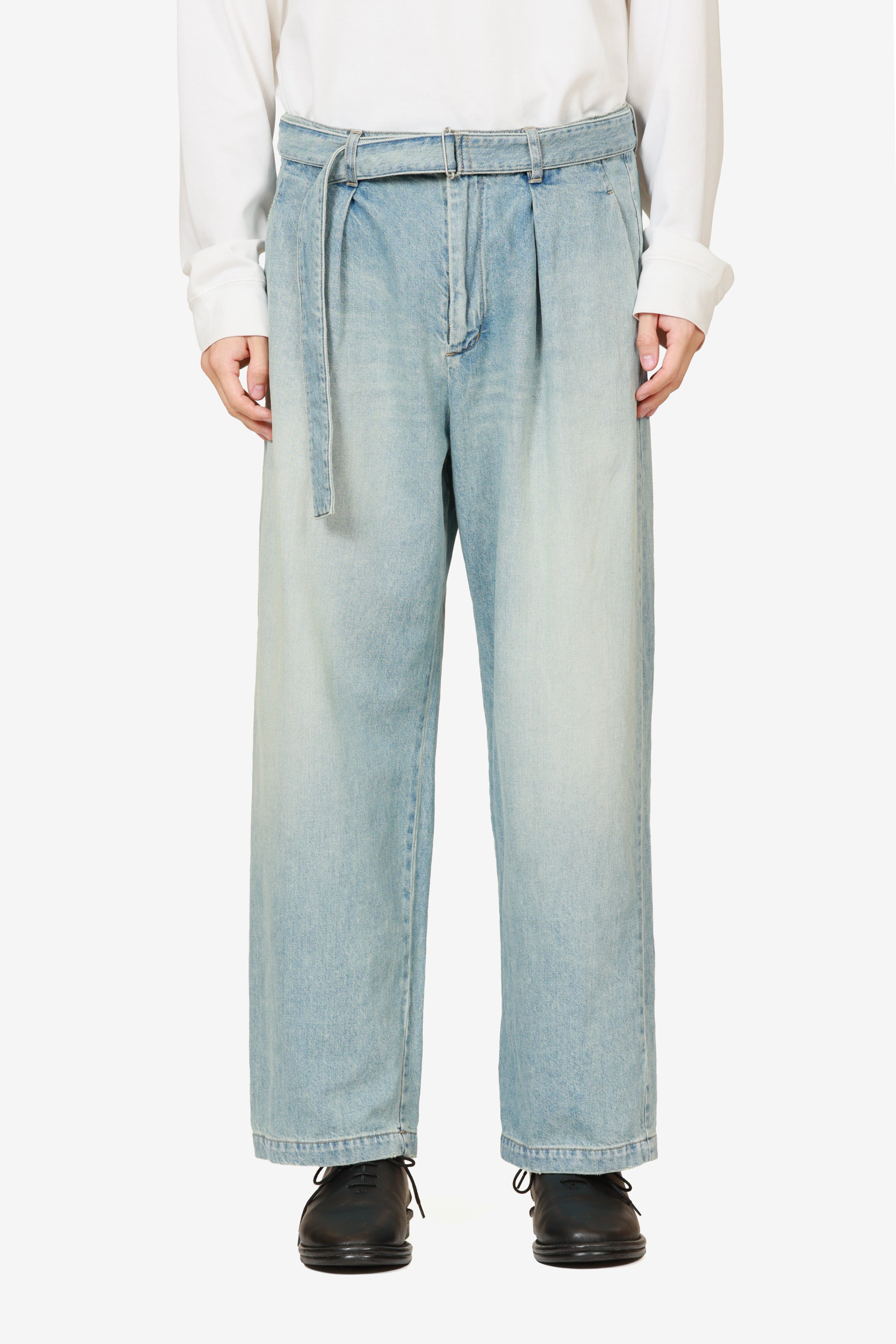 限定商品 AP52-124 11オンスデニム ベルト付き1タックワイドテーパードパンツ