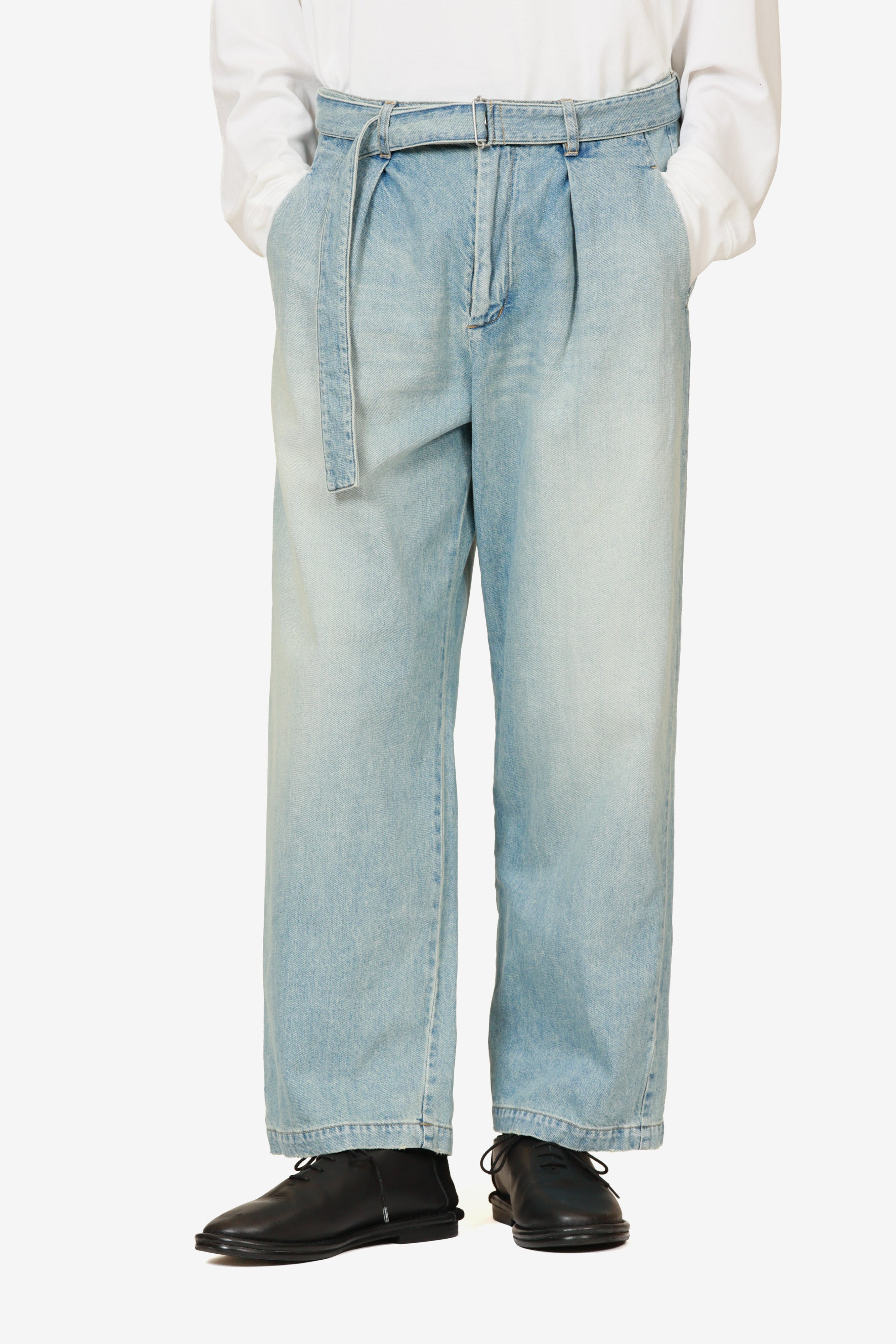 限定商品 AP52-124 11オンスデニム ベルト付き1タックワイドテーパードパンツ