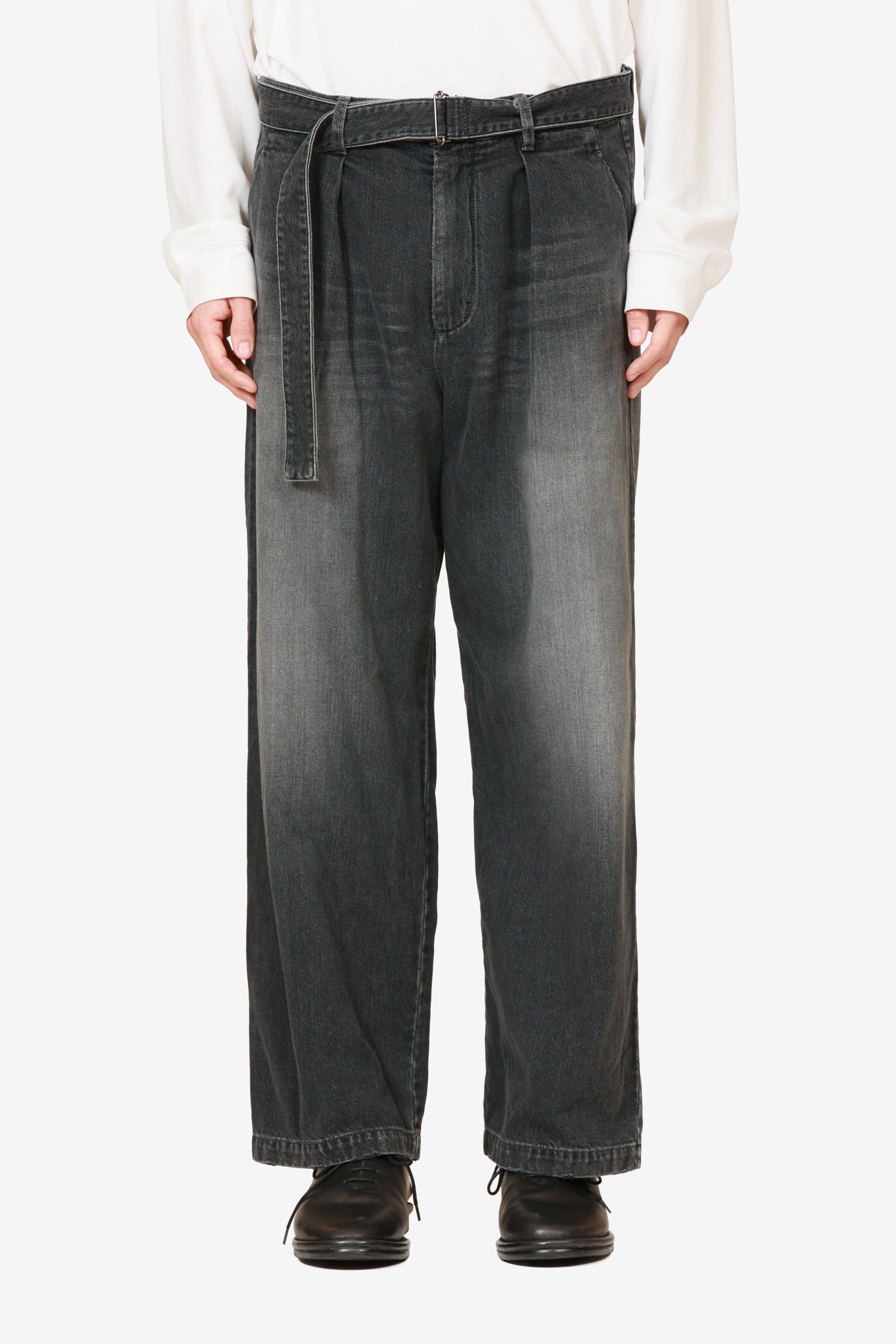 限定商品 AP52-124 11オンスデニム ベルト付き1タックワイドテーパードパンツ