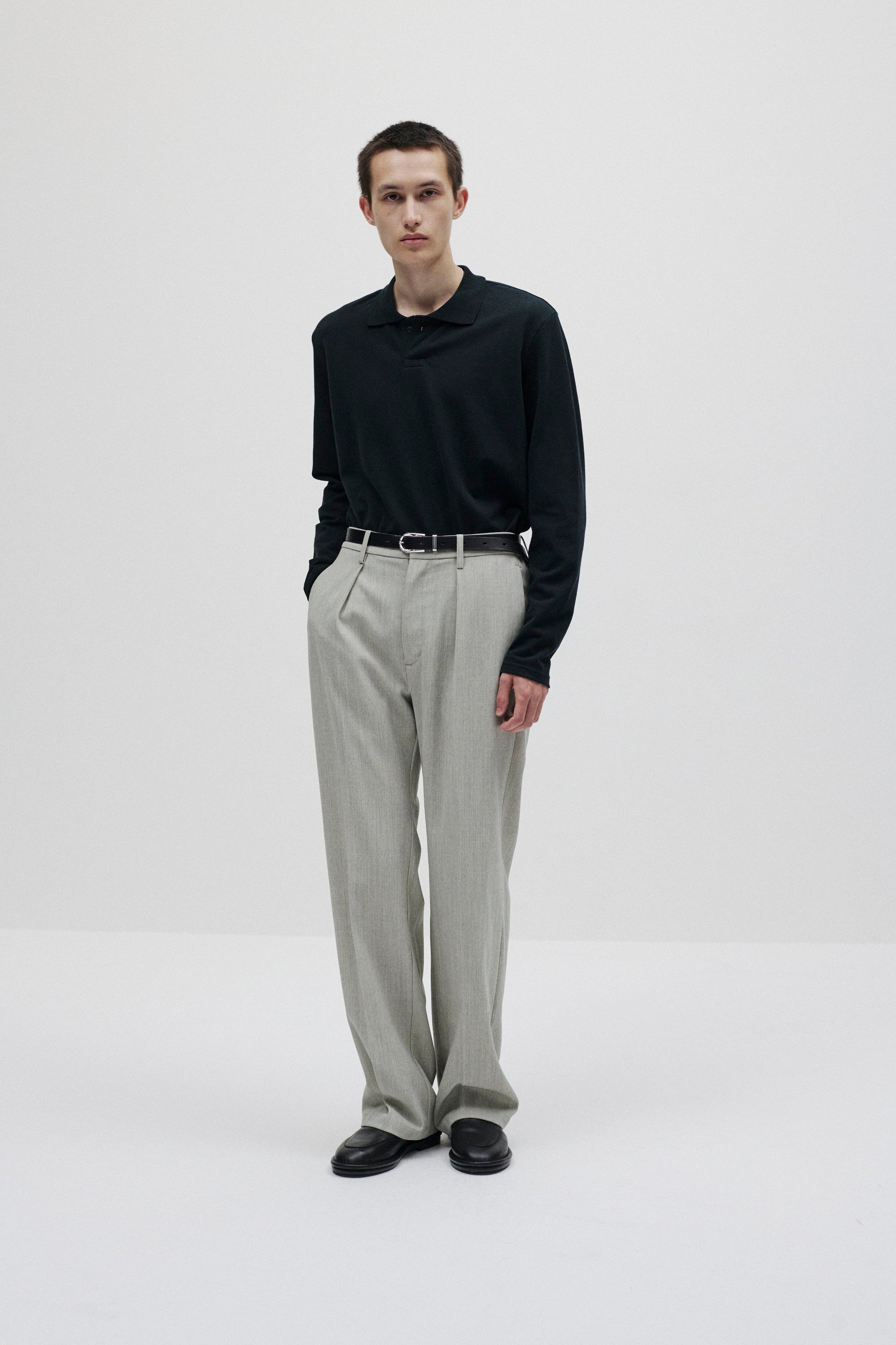 ハイツイストウールギャバジンキャンバス 1タックストレートパンツ