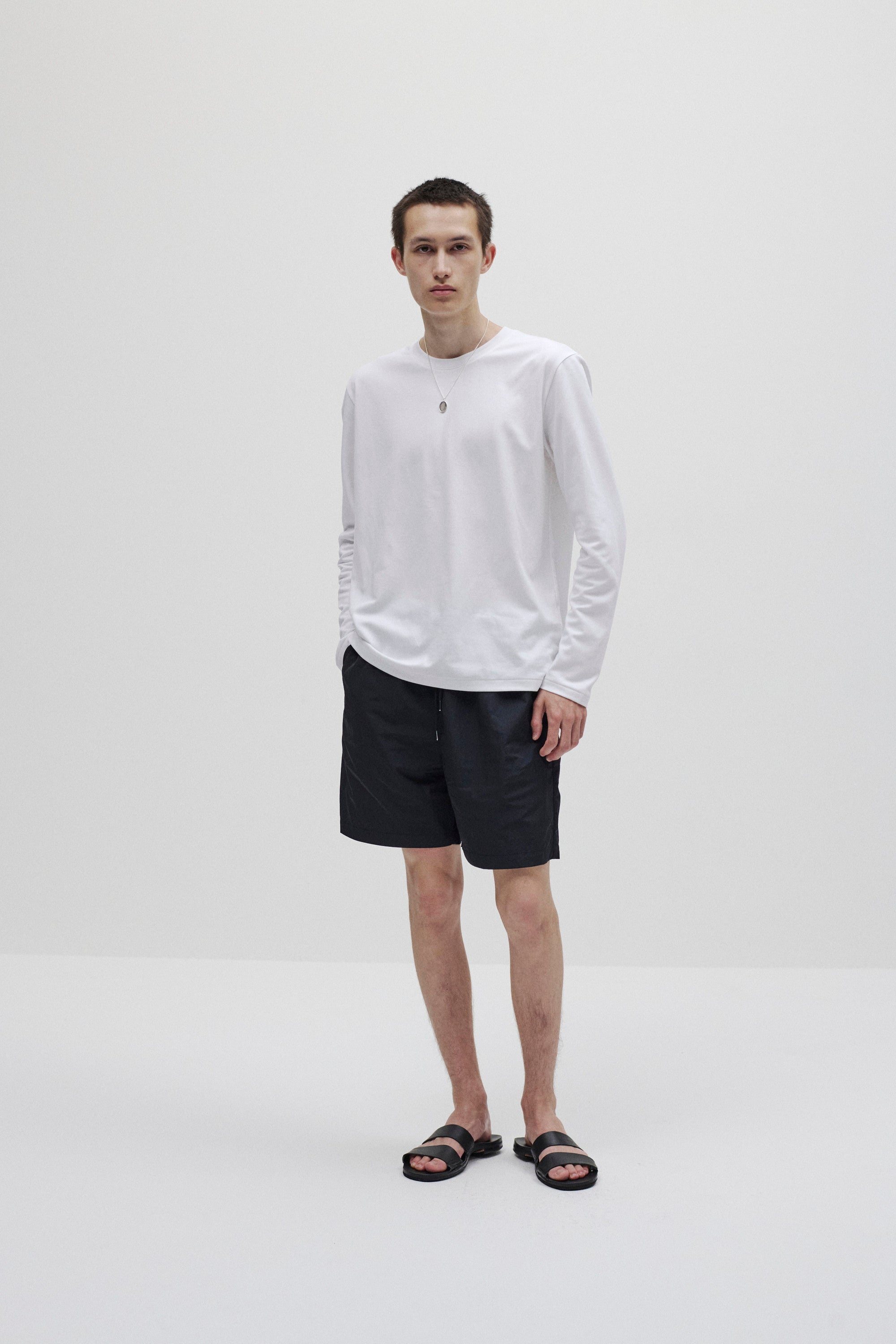 ナイロンタフタ ショートパンツ