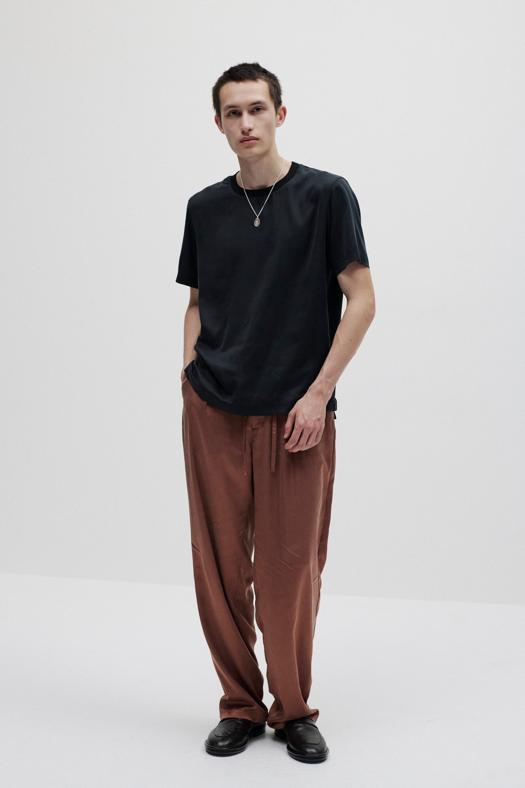 キュプラ/ポリエステル フィブリルサテン イージーパンツ