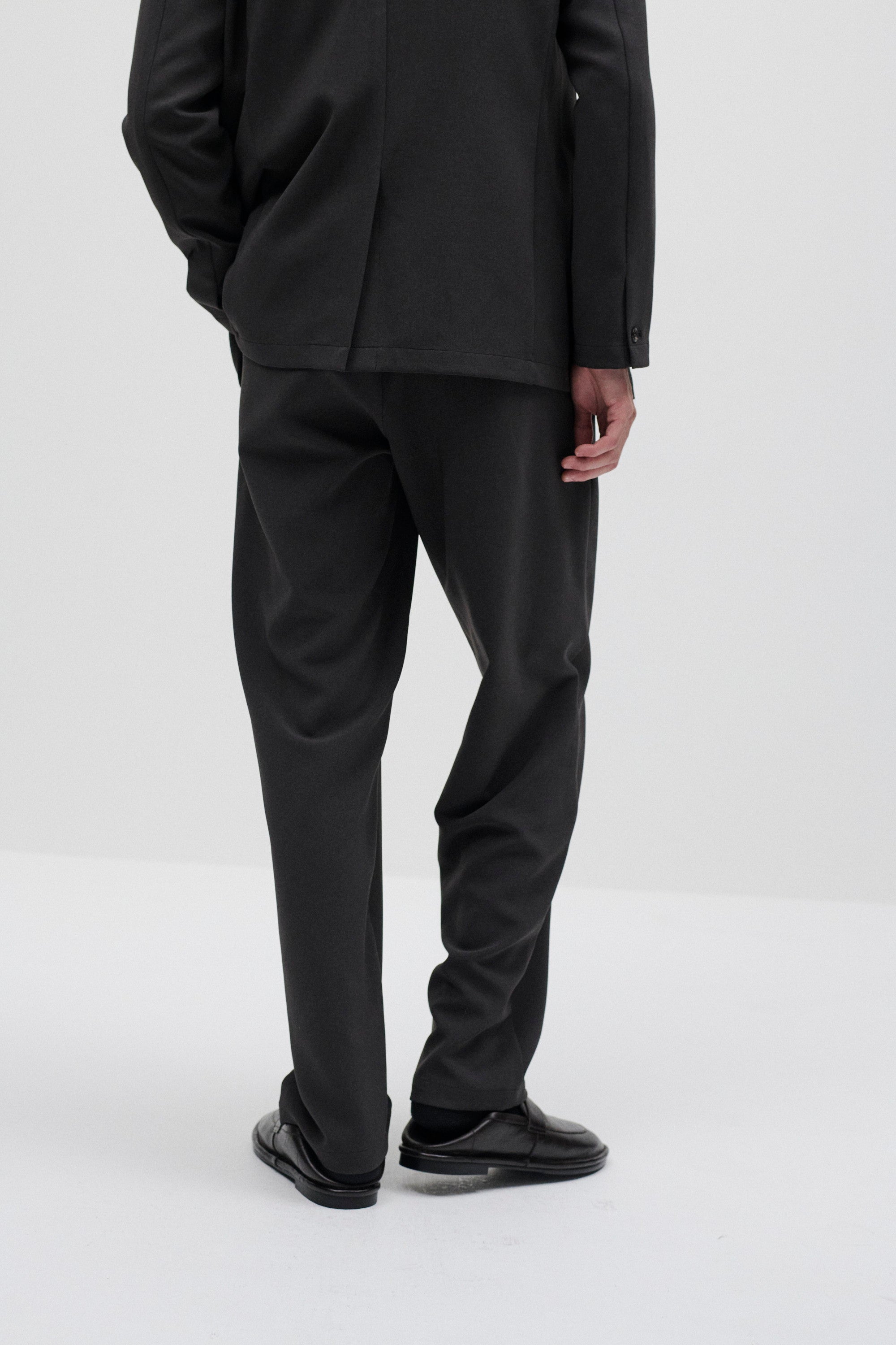 ポリエステルストレッチダブルクロス ベルト付きワイドテーパードパンツ