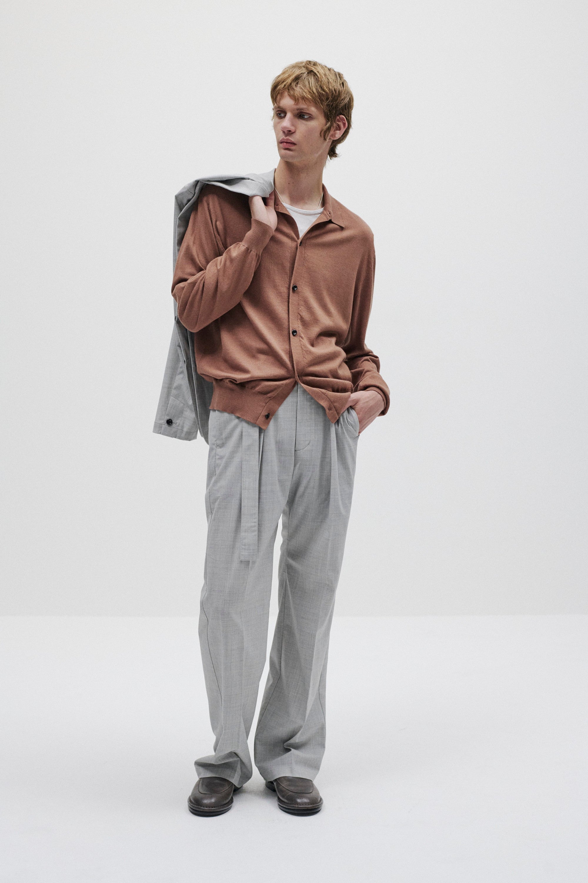 ウール/トリアセテート ストレッチトロ ベルト付きストレートパンツ