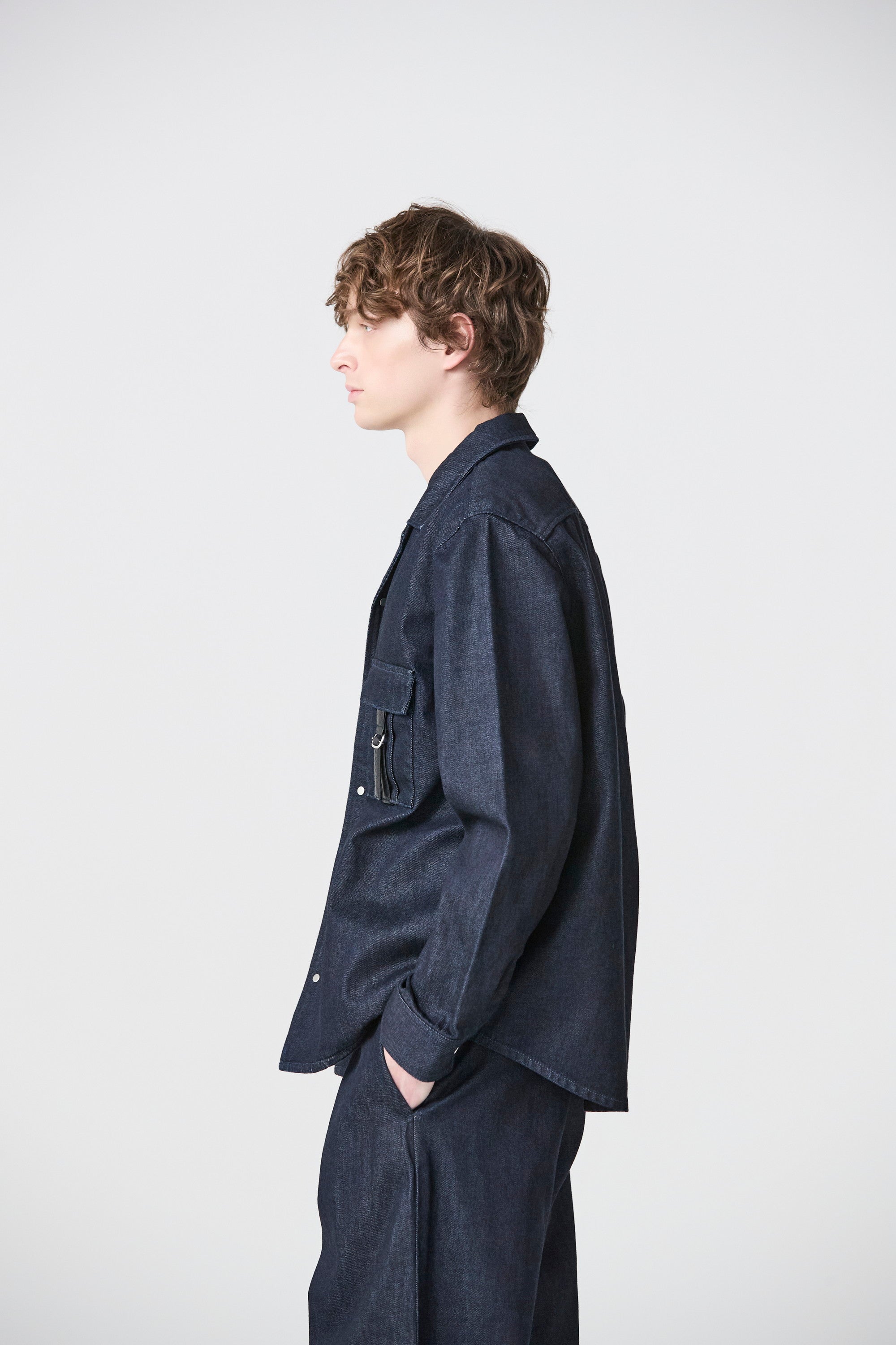 ATTACHMENT × JAPAN DENIM LEATHER STRAP ONEWASH SHIRT JACKET