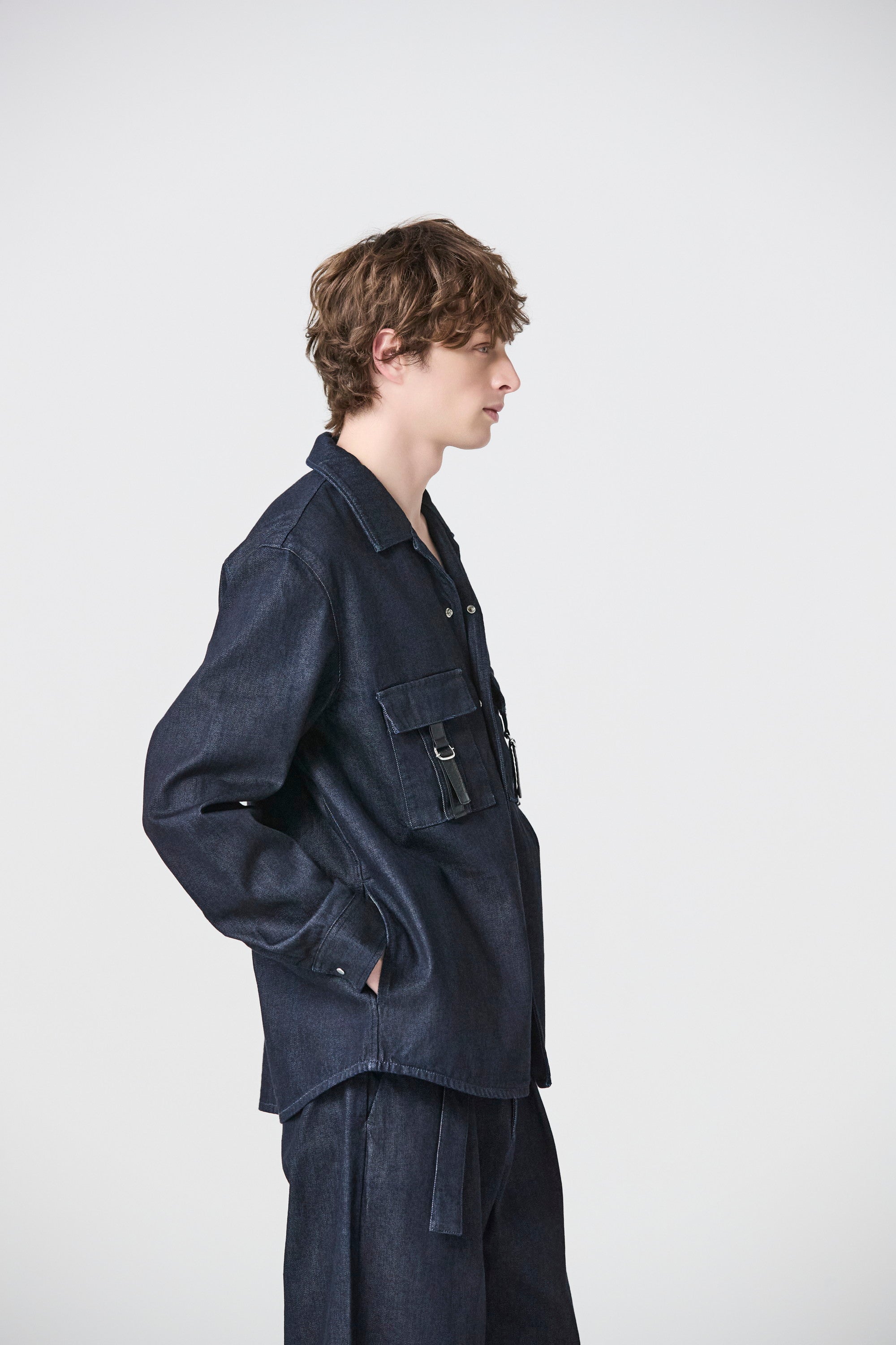 ATTACHMENT × JAPAN DENIM LEATHER STRAP ONEWASH SHIRT JACKET