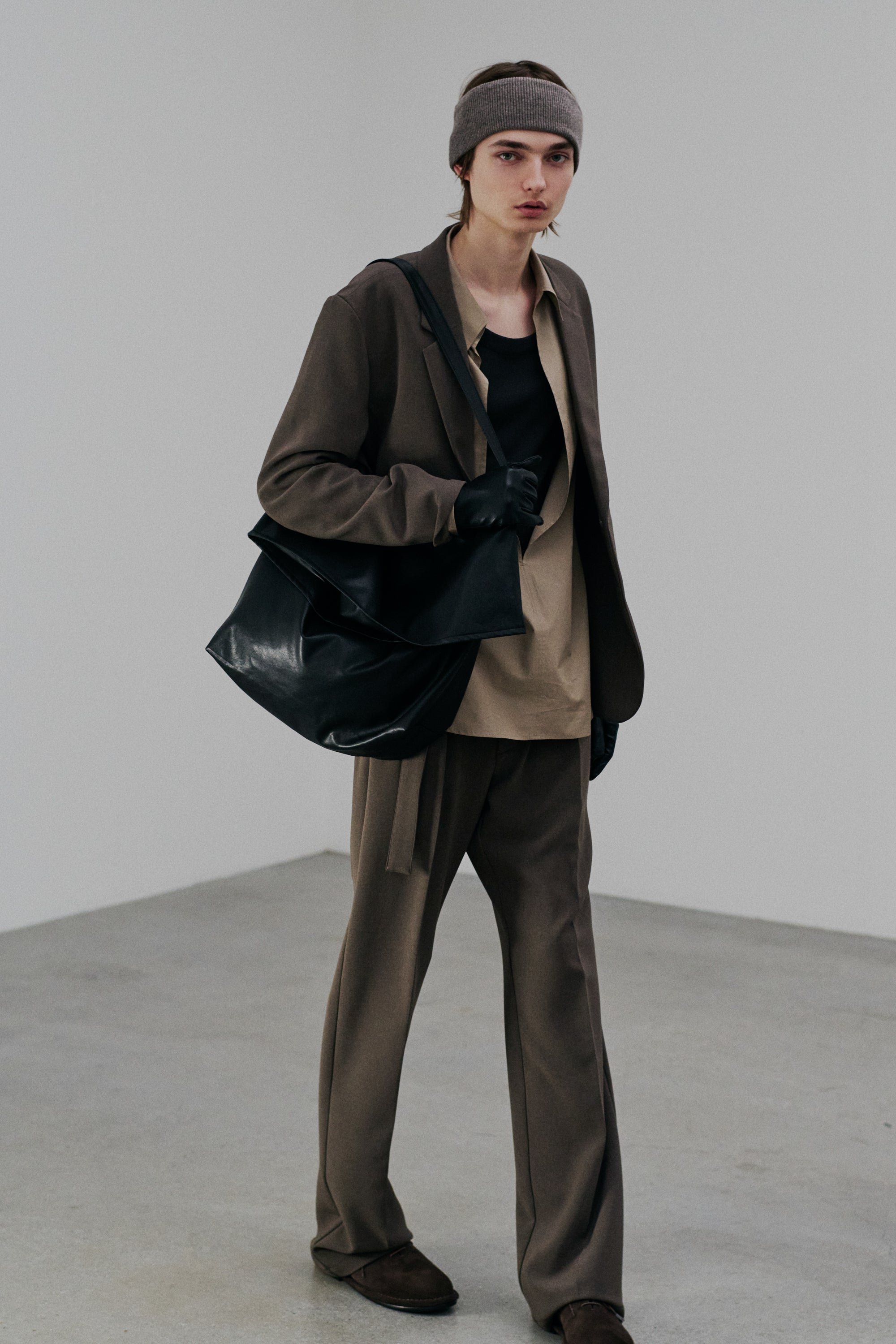 AA52-097 シンセティックレザー ショルダーバッグ