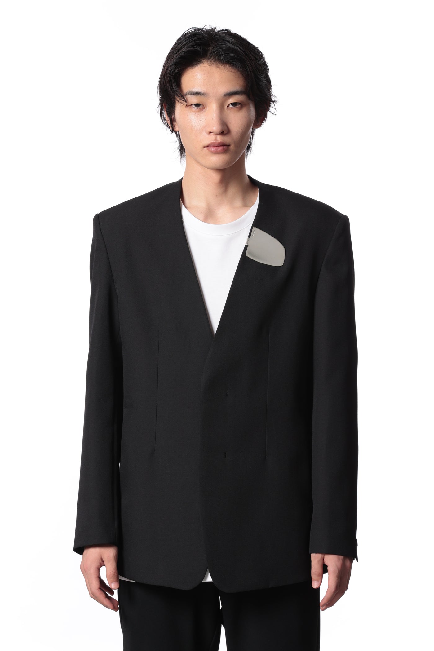 AG41-007 Polyester/wool gabardine collarless jacket