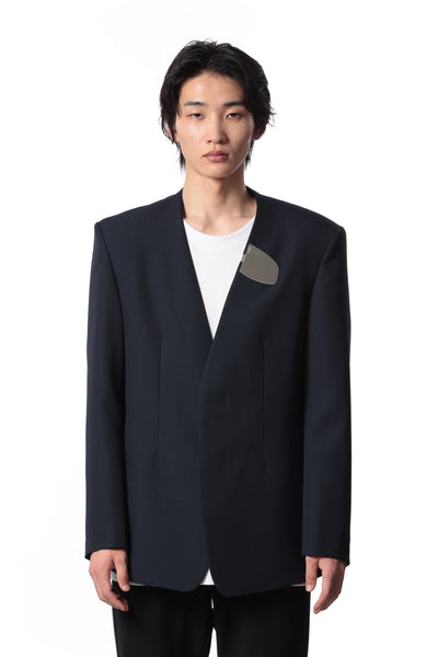 AG41-007 Polyester/wool gabardine collarless jacket