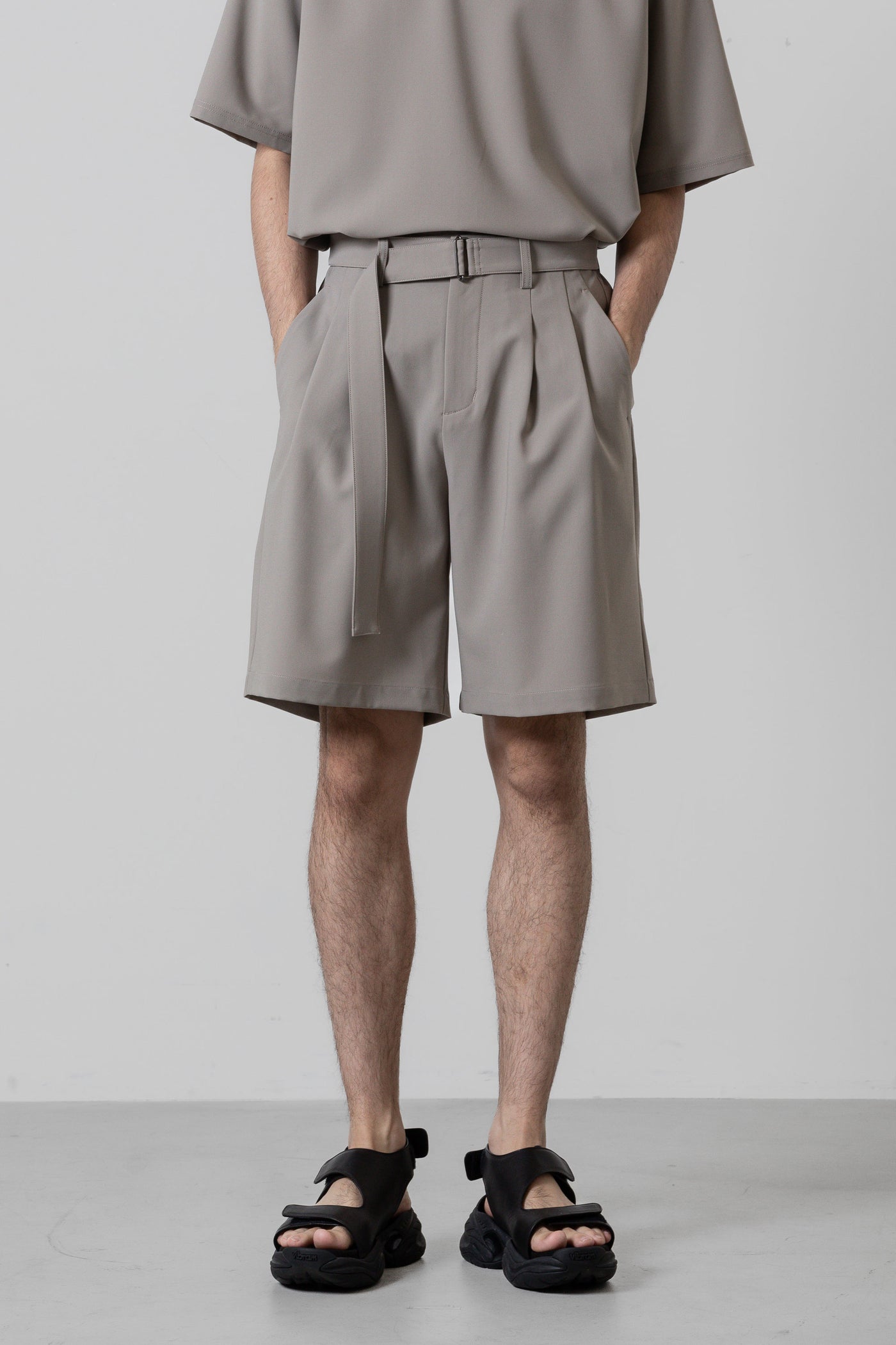 2月发布 AP41-044 涤纶紧凑斜纹布束带短裤