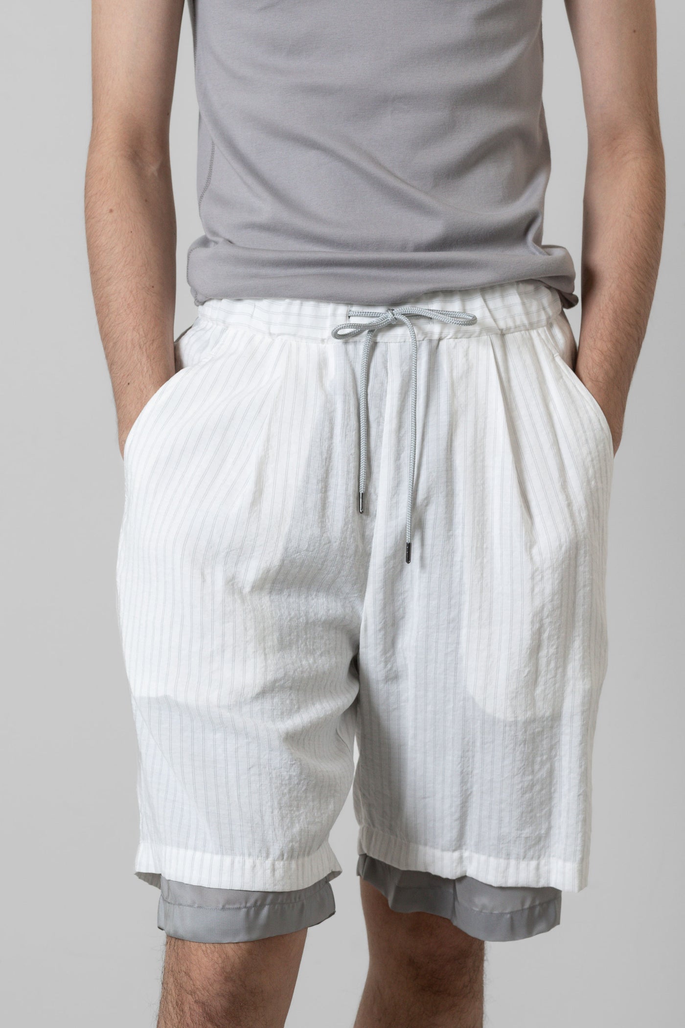 2月发售 AP41-013 人造丝/尼龙草坪层叠短裤