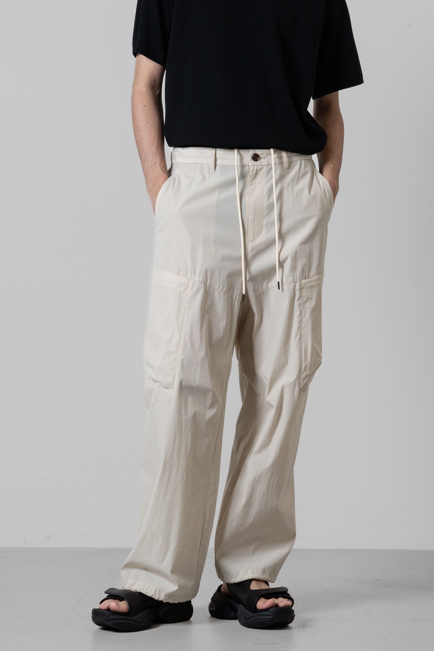 2月发布 AP41-001 棉/尼龙防雨布宽幅工装裤