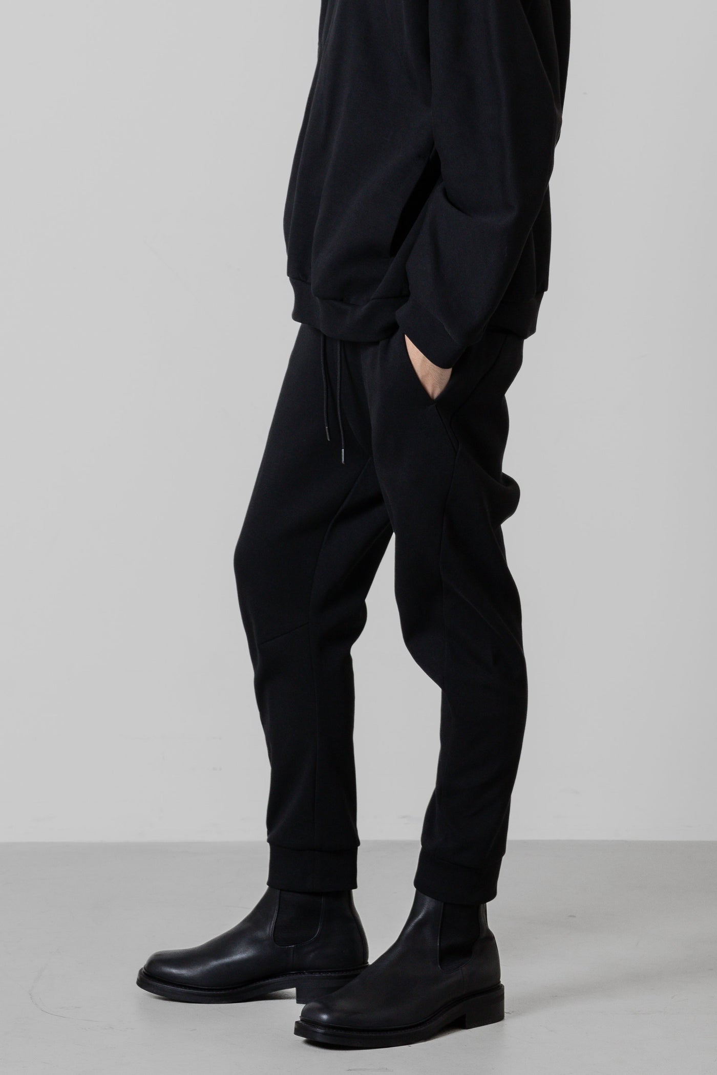 Released in February AP41-025 Cotton/Polyester double knit 3D jogger pants