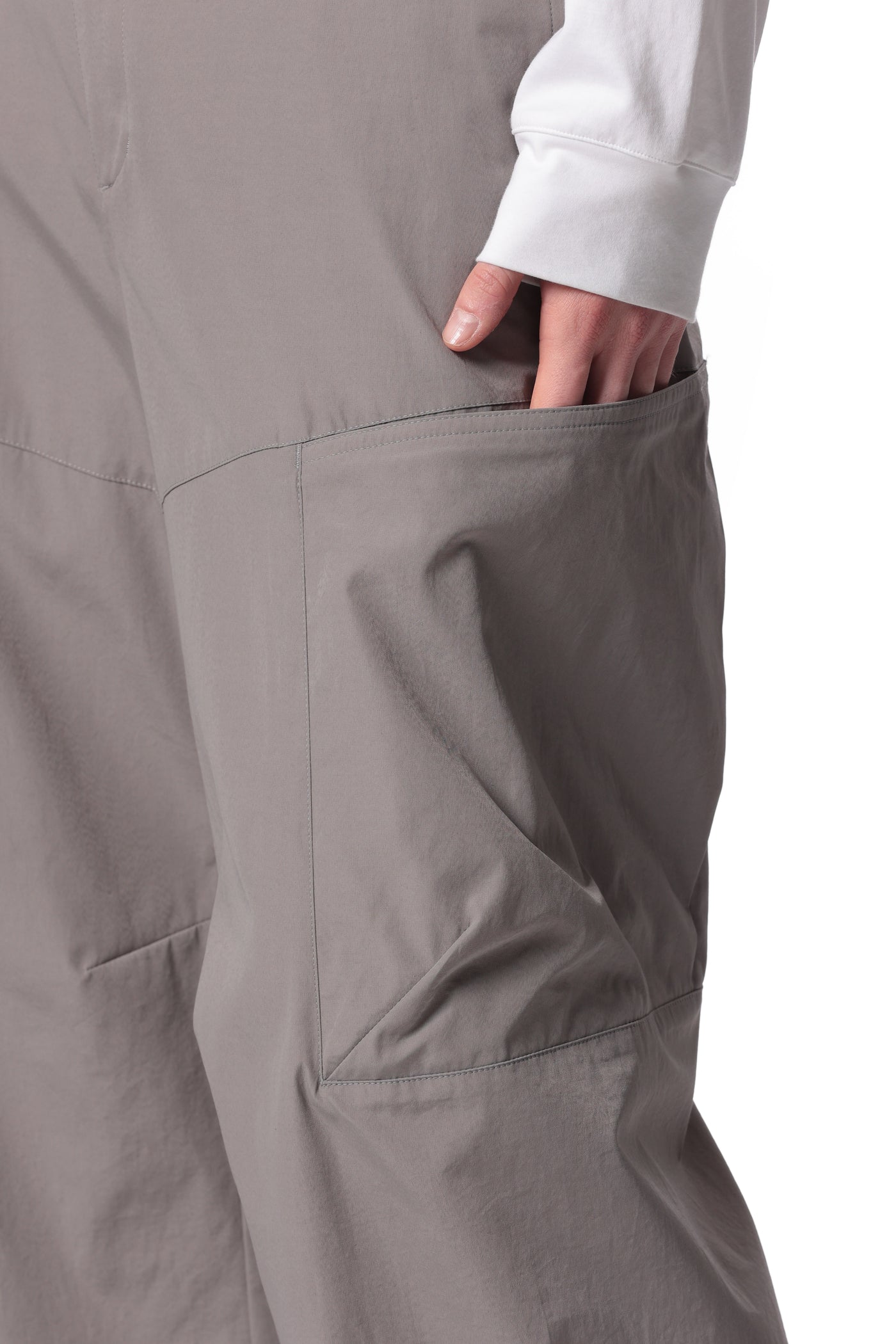 Released in February AP41-001 Cotton/nylon weather cloth wide cargo pants