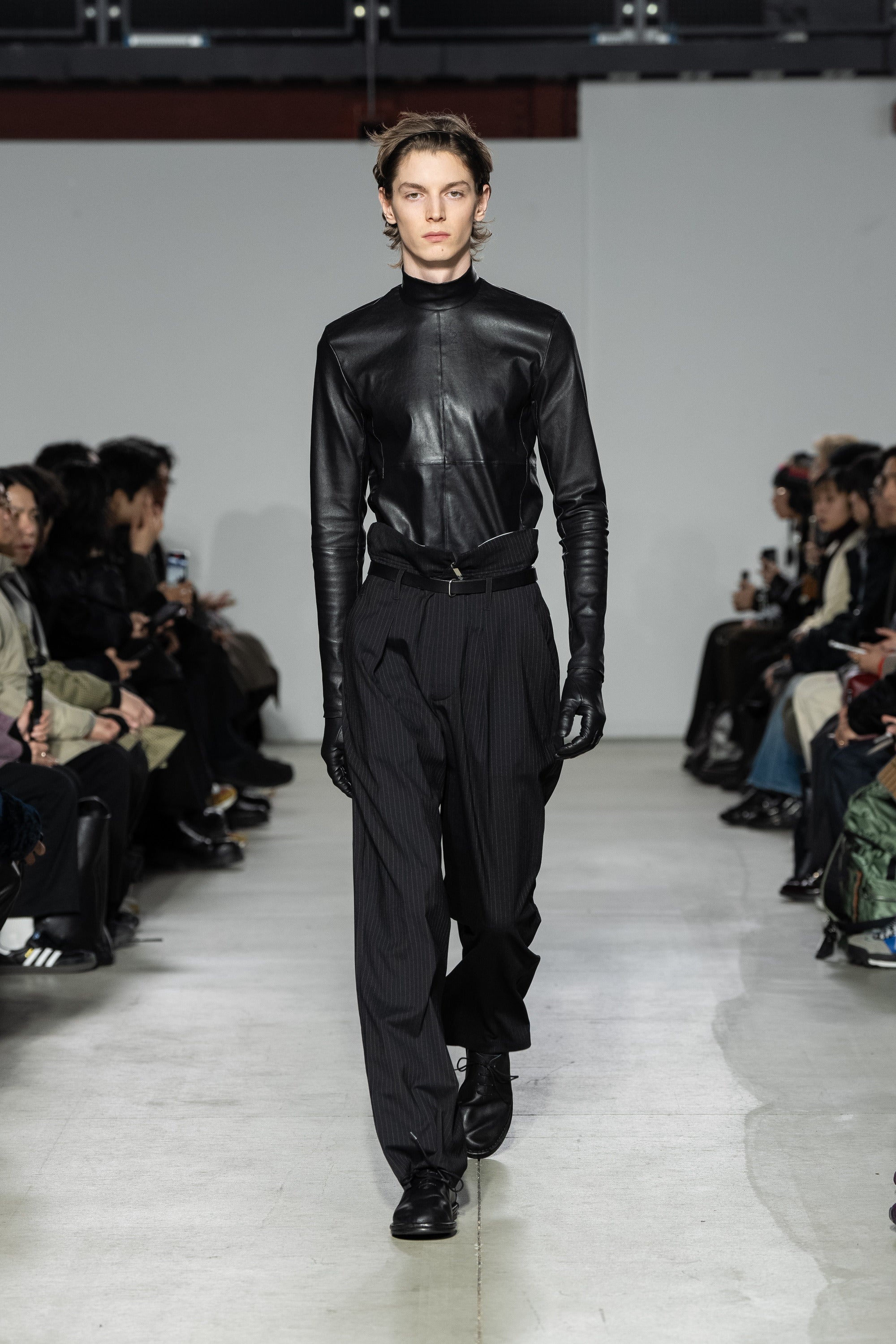 AP52-031 ポリエステル/ウール/シルクギャバジン フラップパンツ