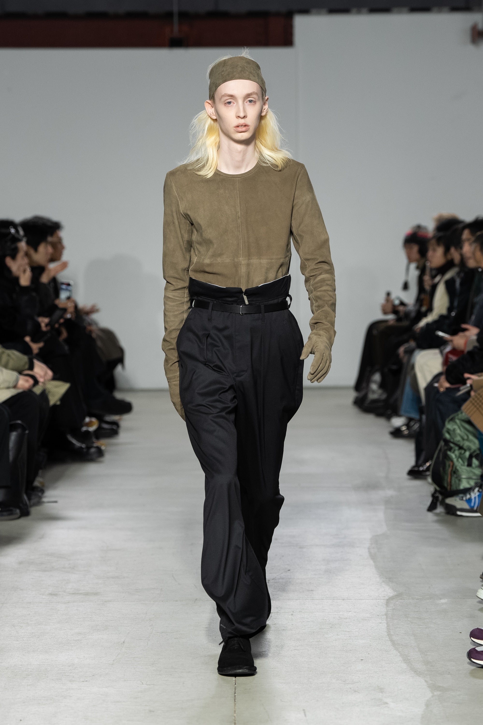 AP52-031 ポリエステル/ウール/シルクギャバジン フラップパンツ