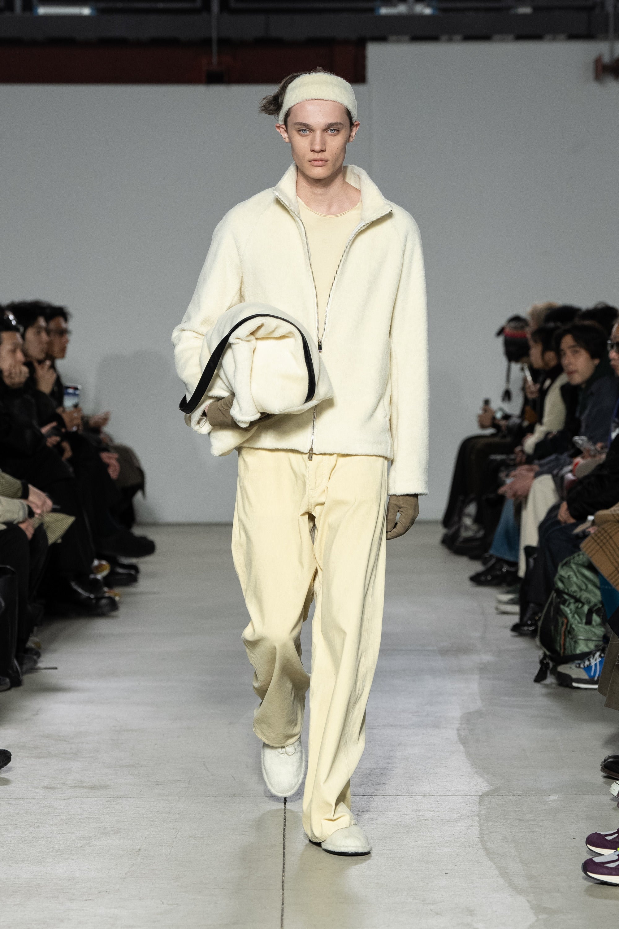 AB52-028 ウールアルパカボア ジップアップブルゾン