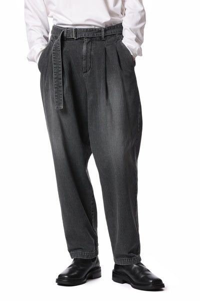 Released in February AP41-059 11oz denim 2-tuck wide tapered pants with belt