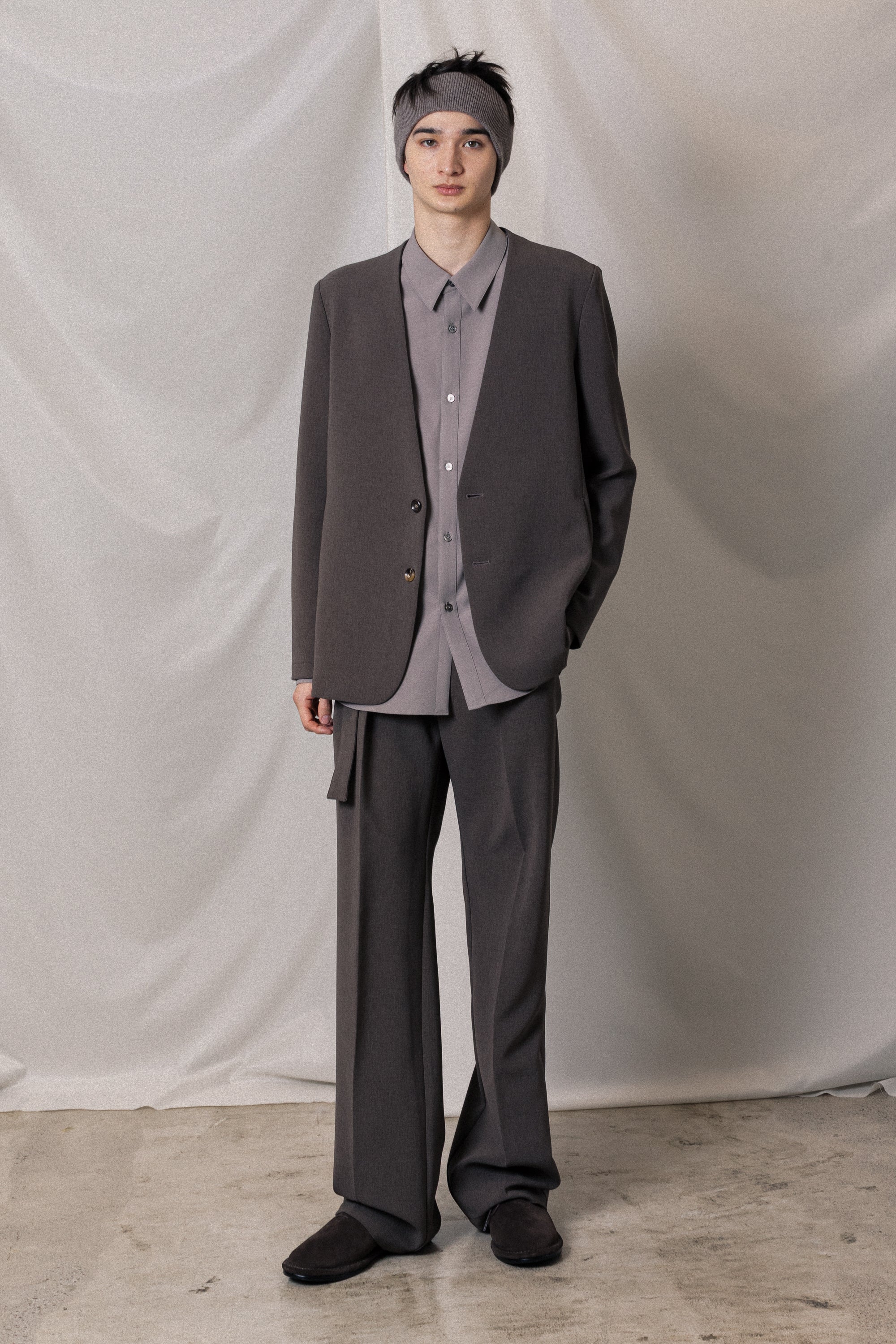 AS52-081 ポリエステルコンパクトツイル レギュラーカラードレスシャツ