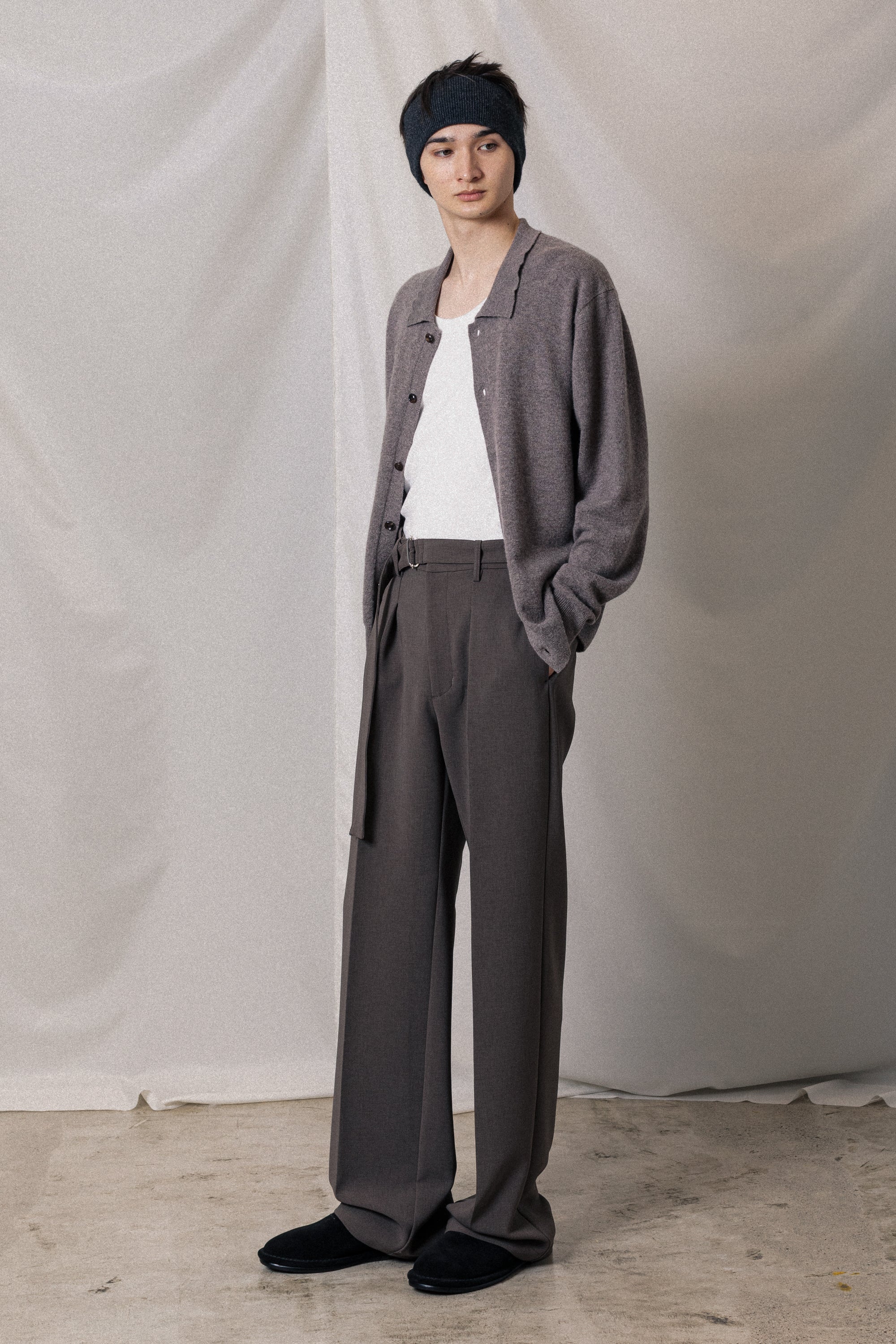 AP52-071 ポリエステルストレッチダブルクロス ベルト付きストレートパンツ