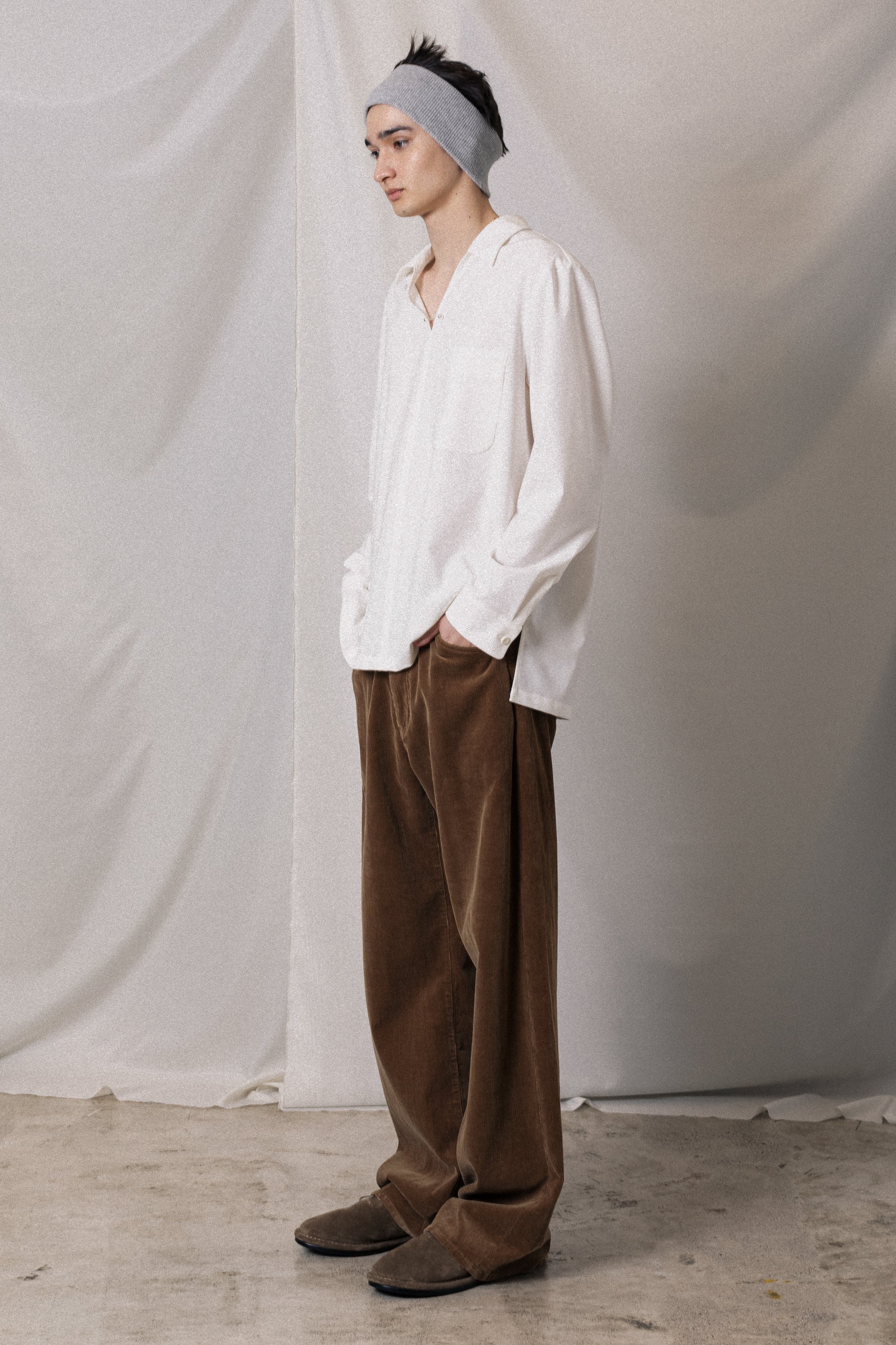 AP52-024 フィンクスコットンコーデュロイ ワンタックワイドパンツ