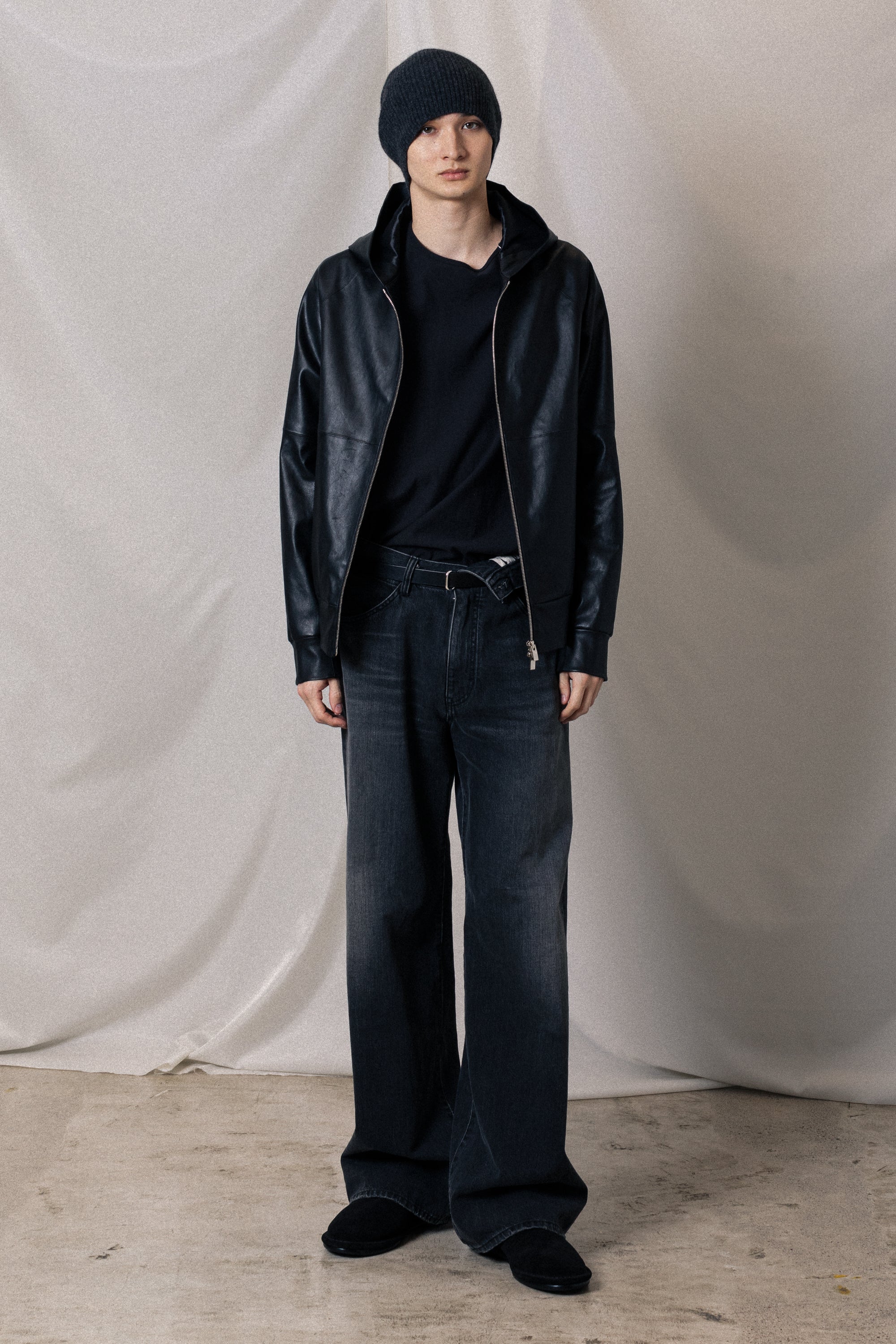 AB52-061 ストレッチシープレザー ジップアップフーディ