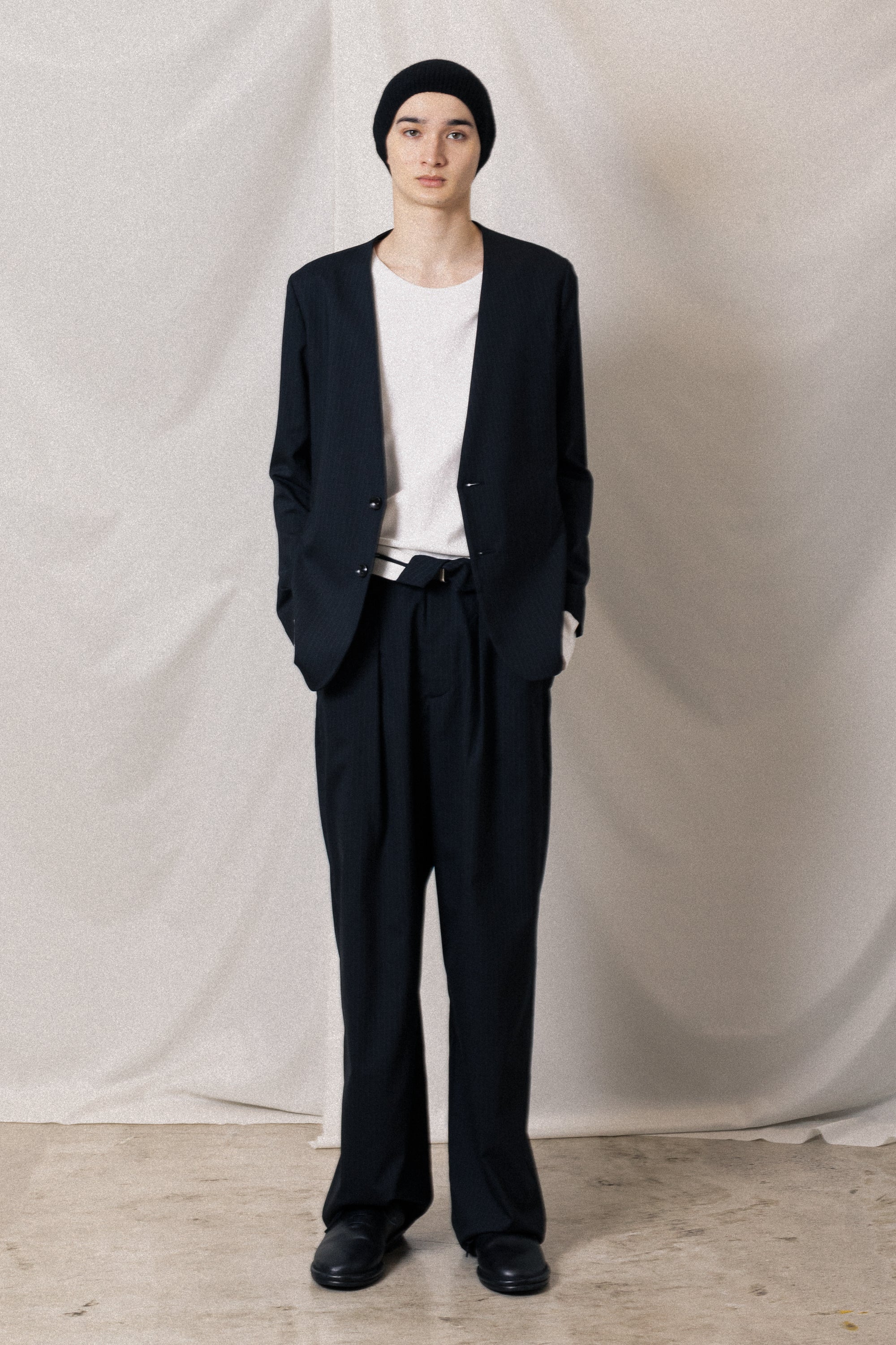 AP52-031 ポリエステル/ウール/シルクギャバジン フラップパンツ