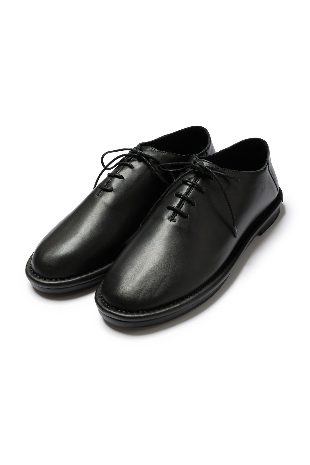 最終値下げattachment COW LEATHER SLIP-ON ATTACHMENT /アタッチメント】COW LEATHER SANDALS - BLACK