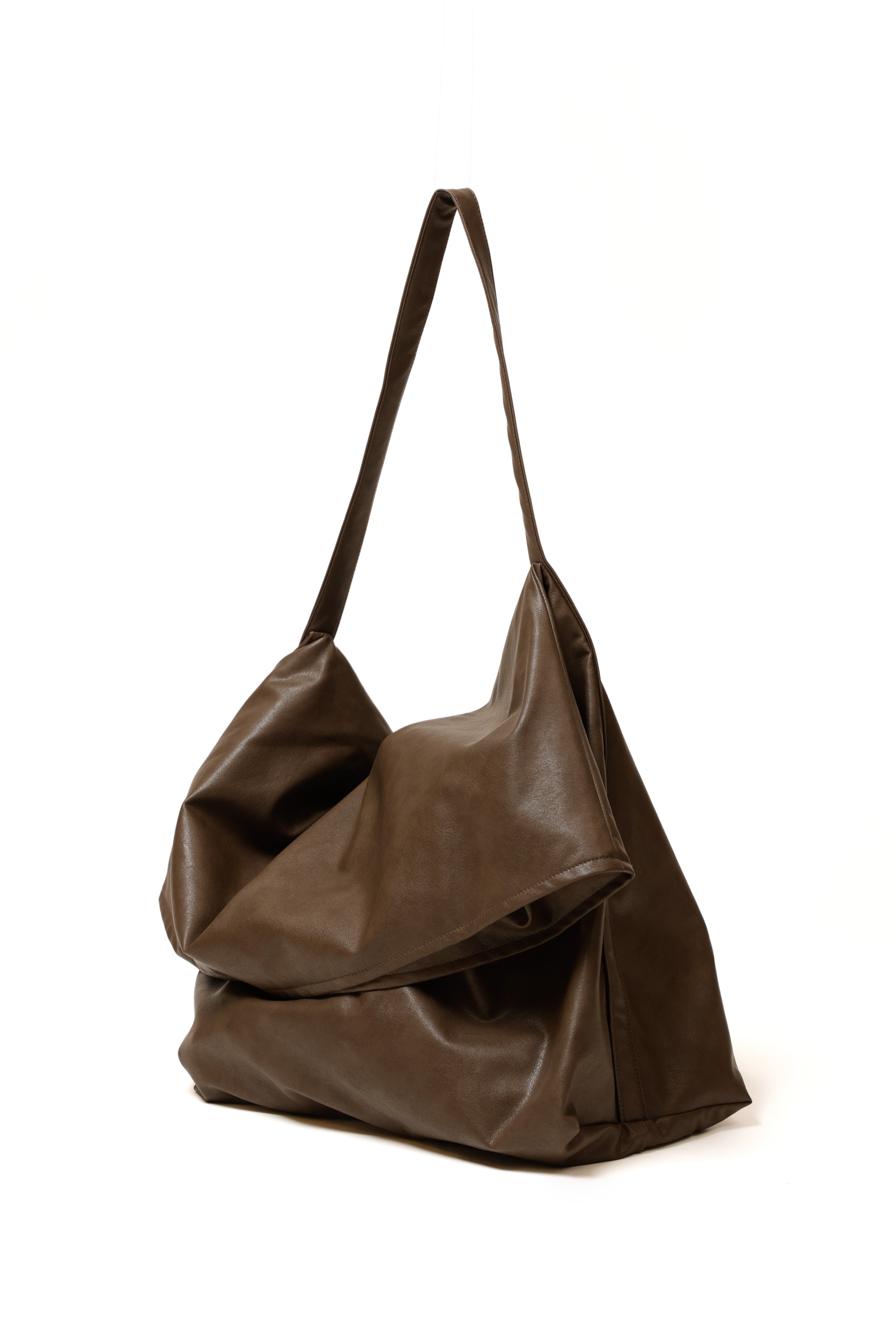 AA52-097 シンセティックレザー ショルダーバッグ