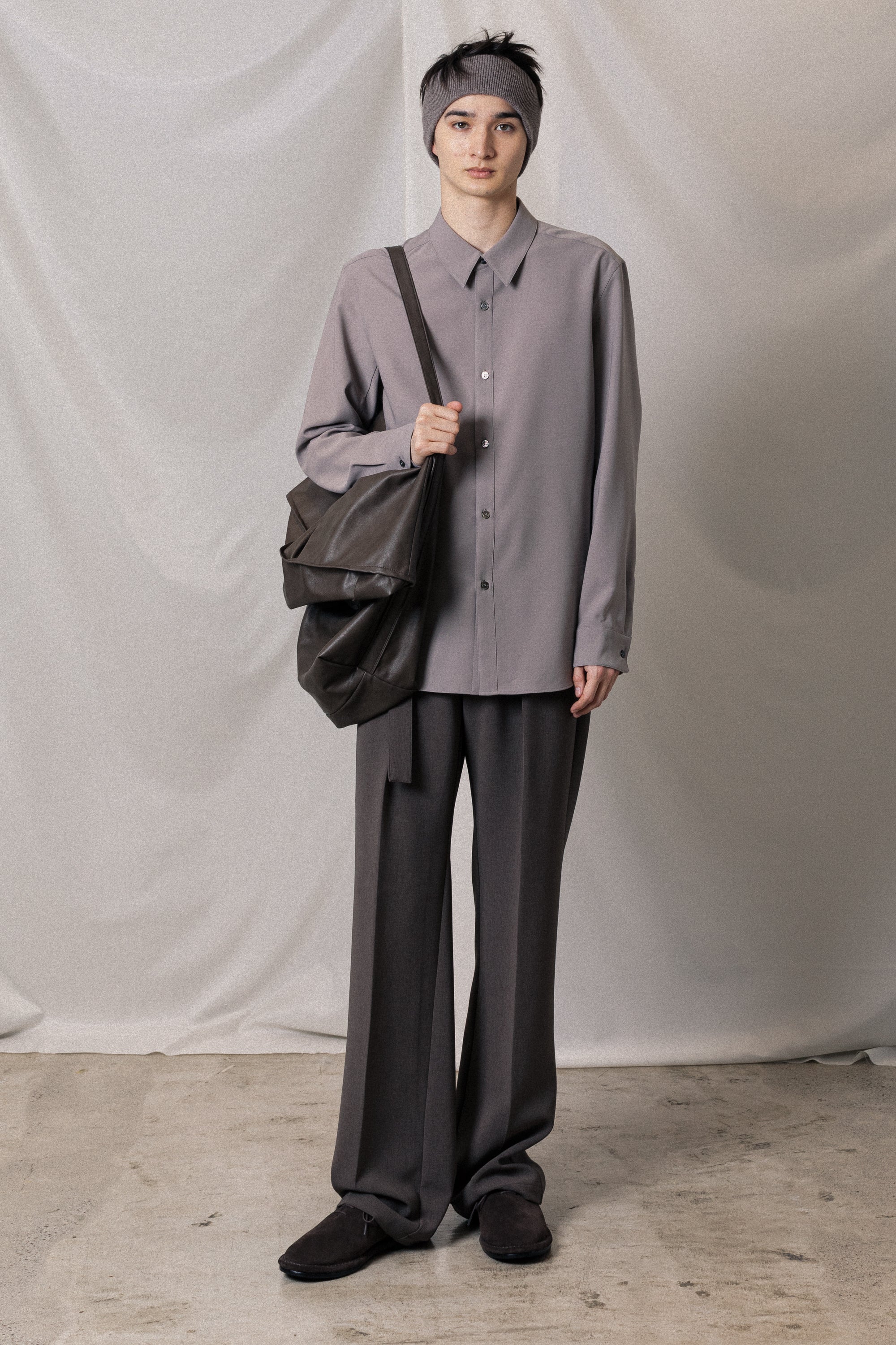 AS52-081 ポリエステルコンパクトツイル レギュラーカラードレスシャツ